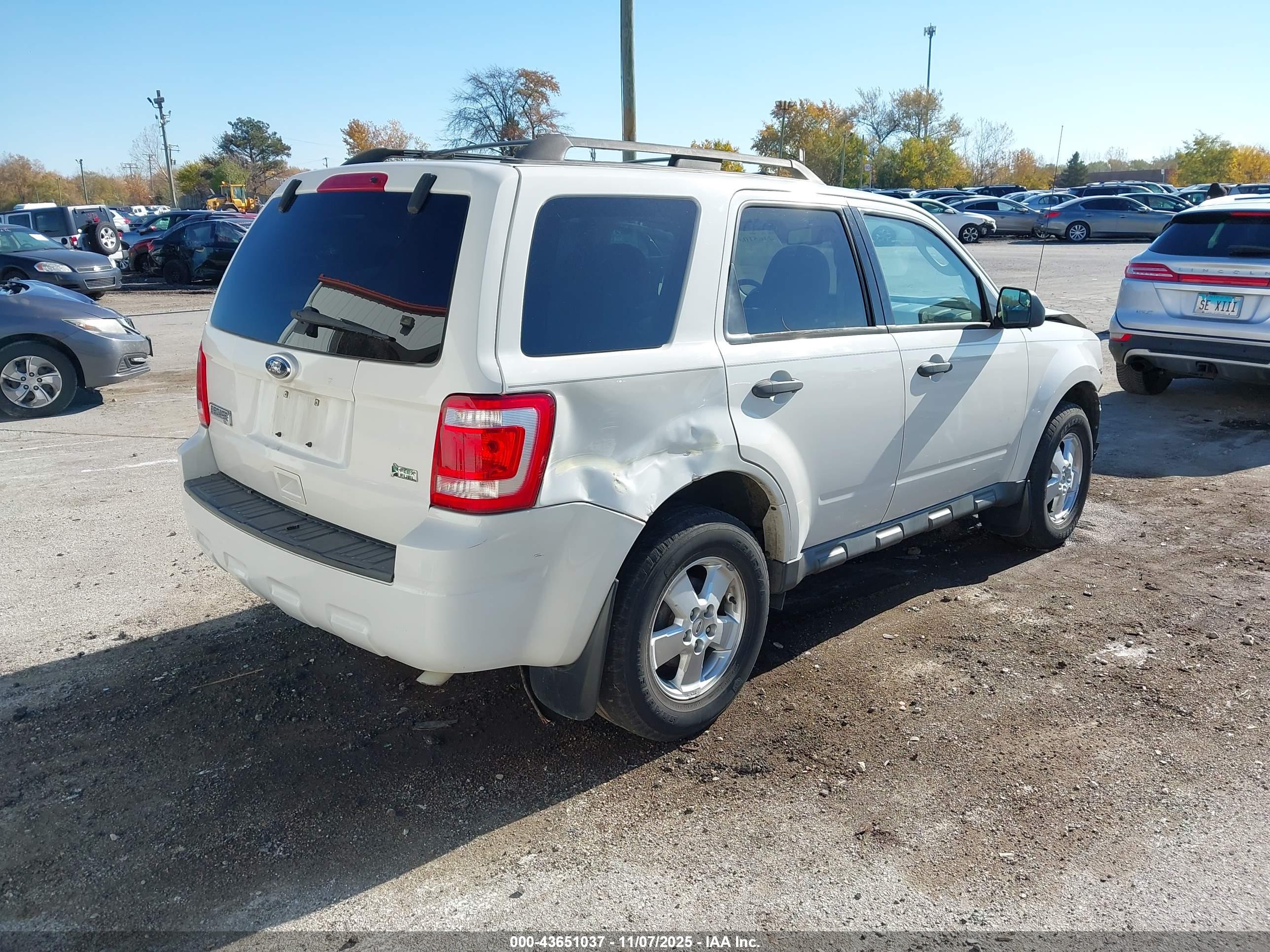 FORD ESCAPE image 4