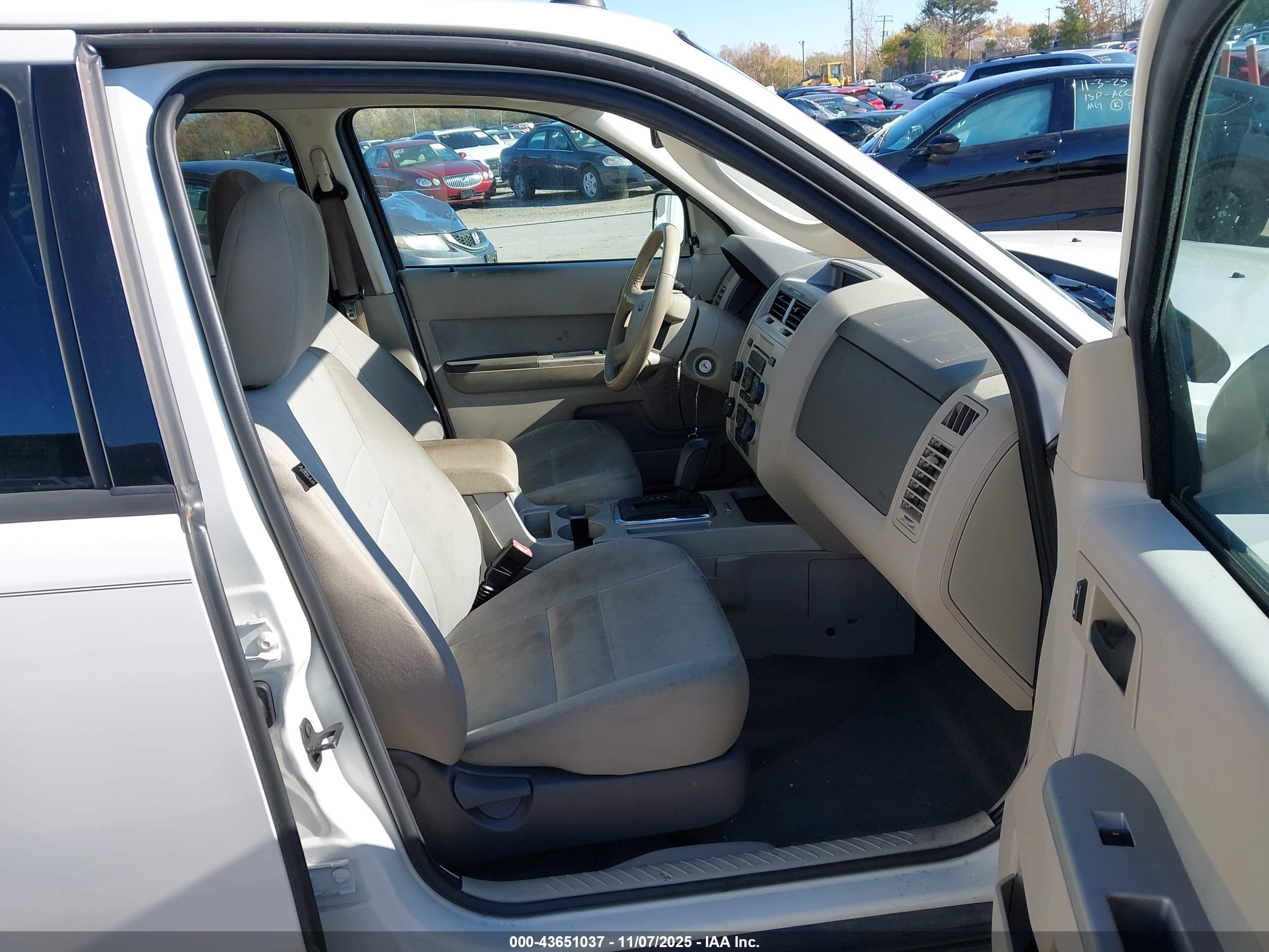 FORD ESCAPE image 5
