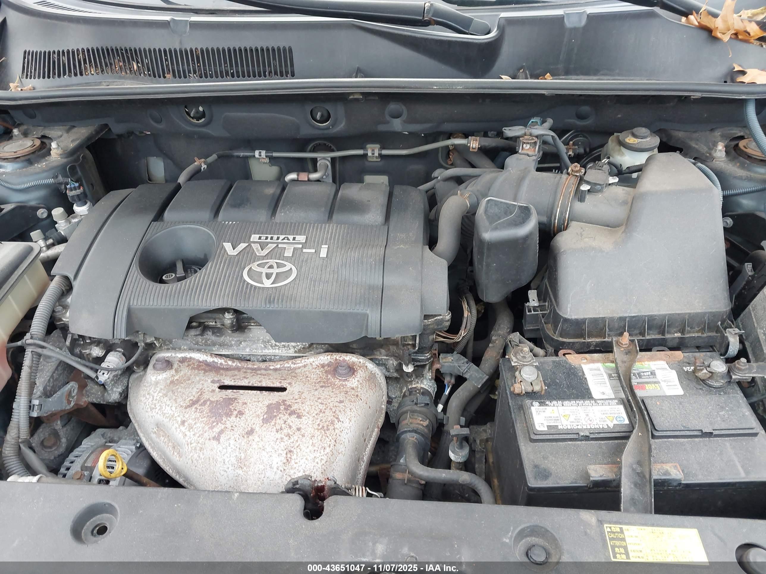 TOYOTA RAV4 image 10