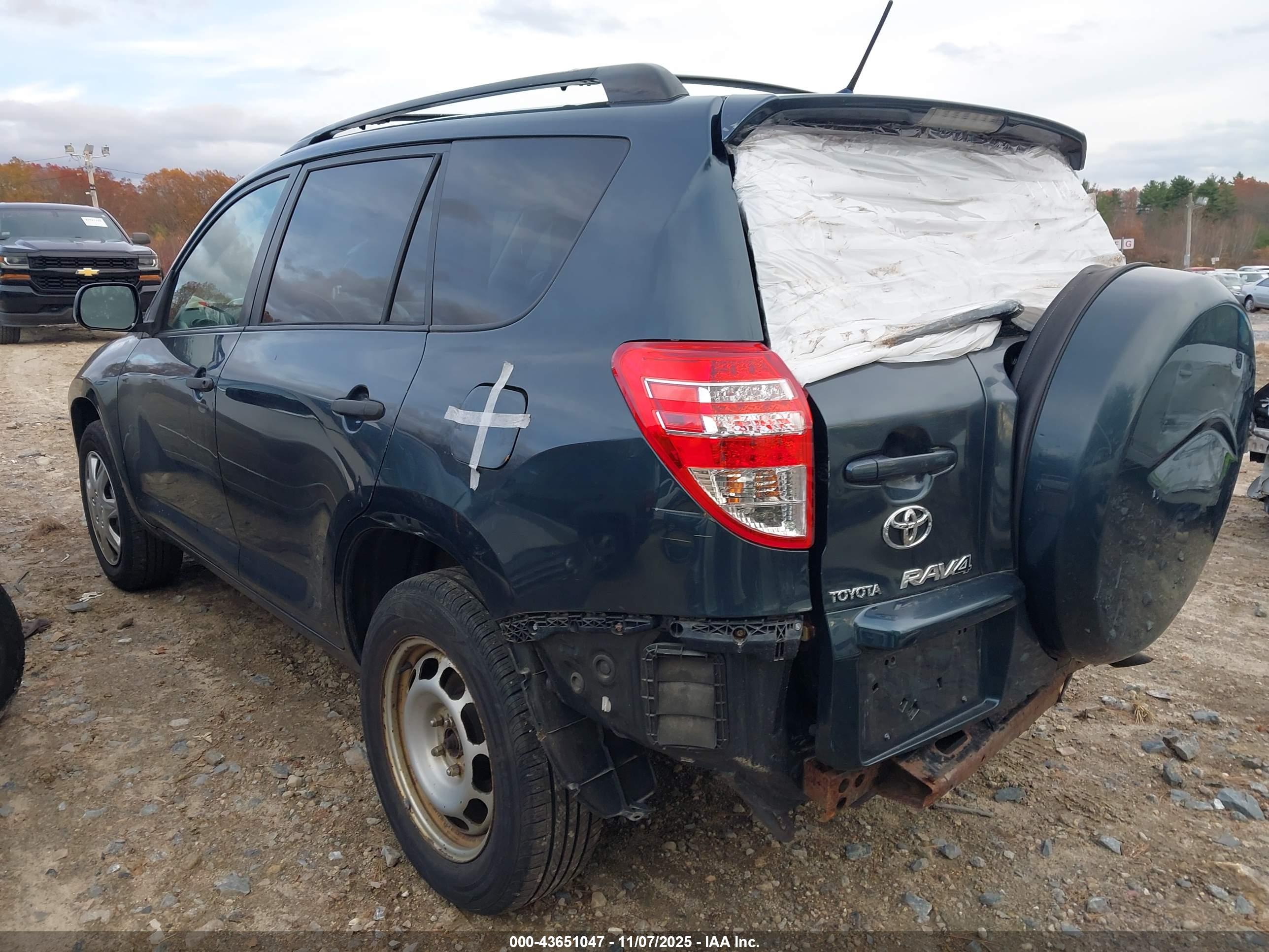 TOYOTA RAV4 image 3