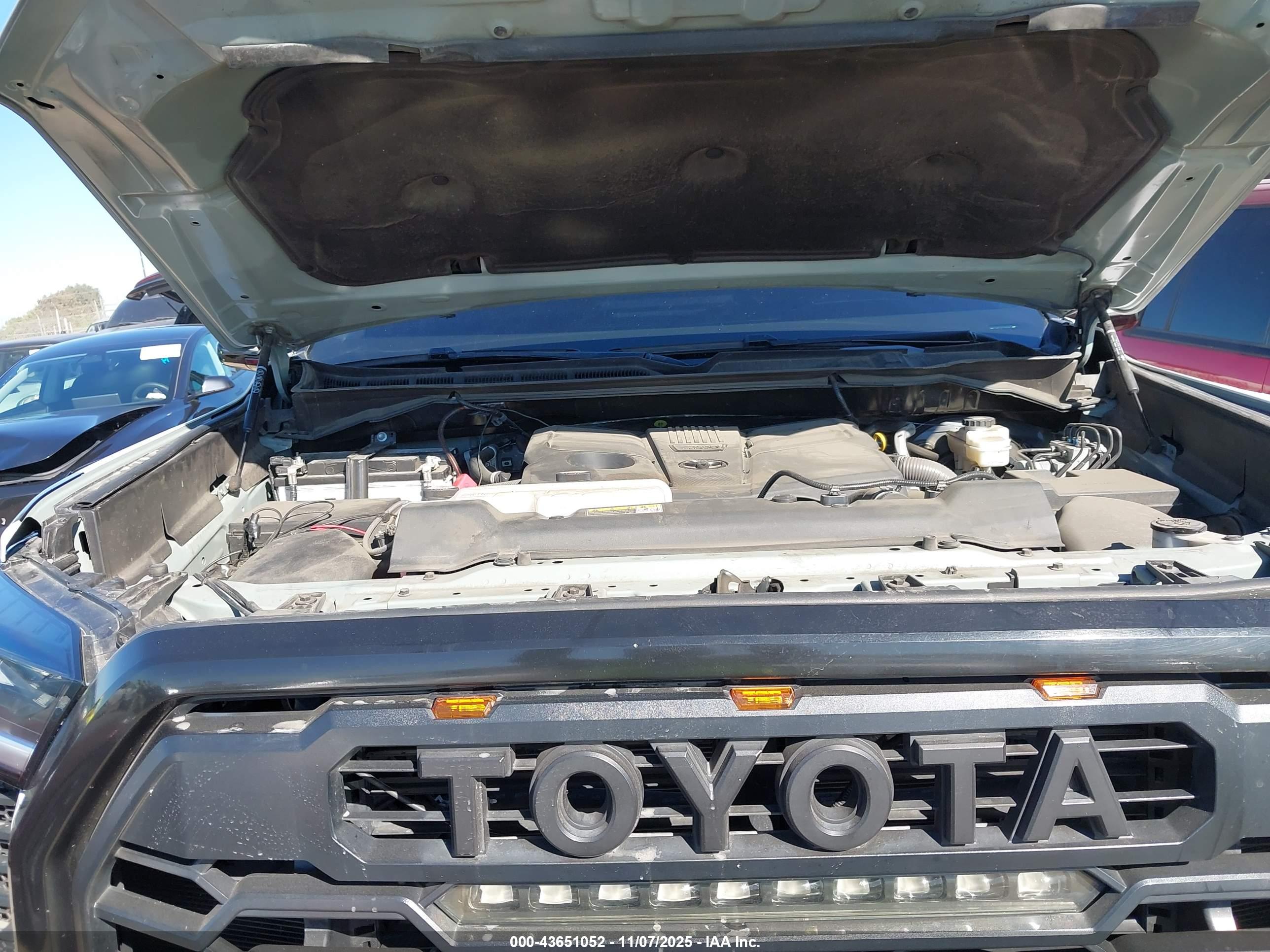 TOYOTA TUNDRA image 10