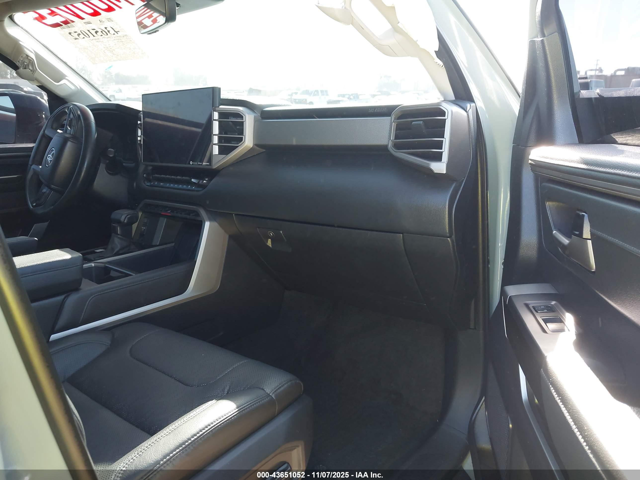 TOYOTA TUNDRA image 5