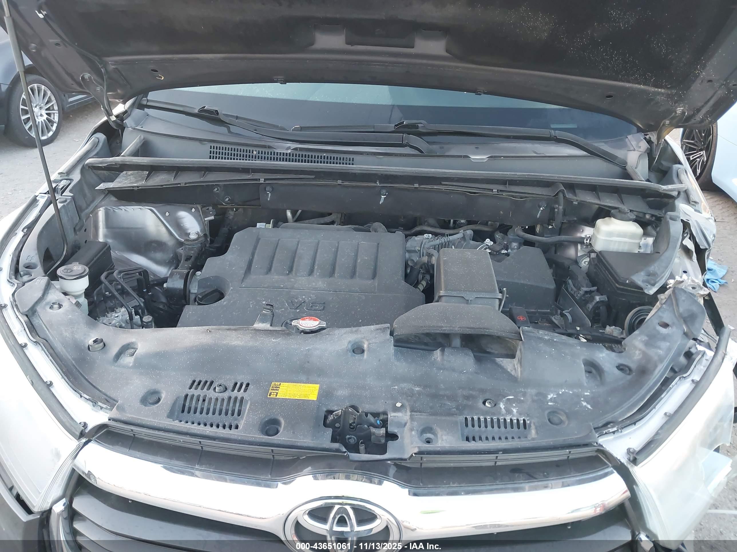 TOYOTA HIGHLANDER image 10