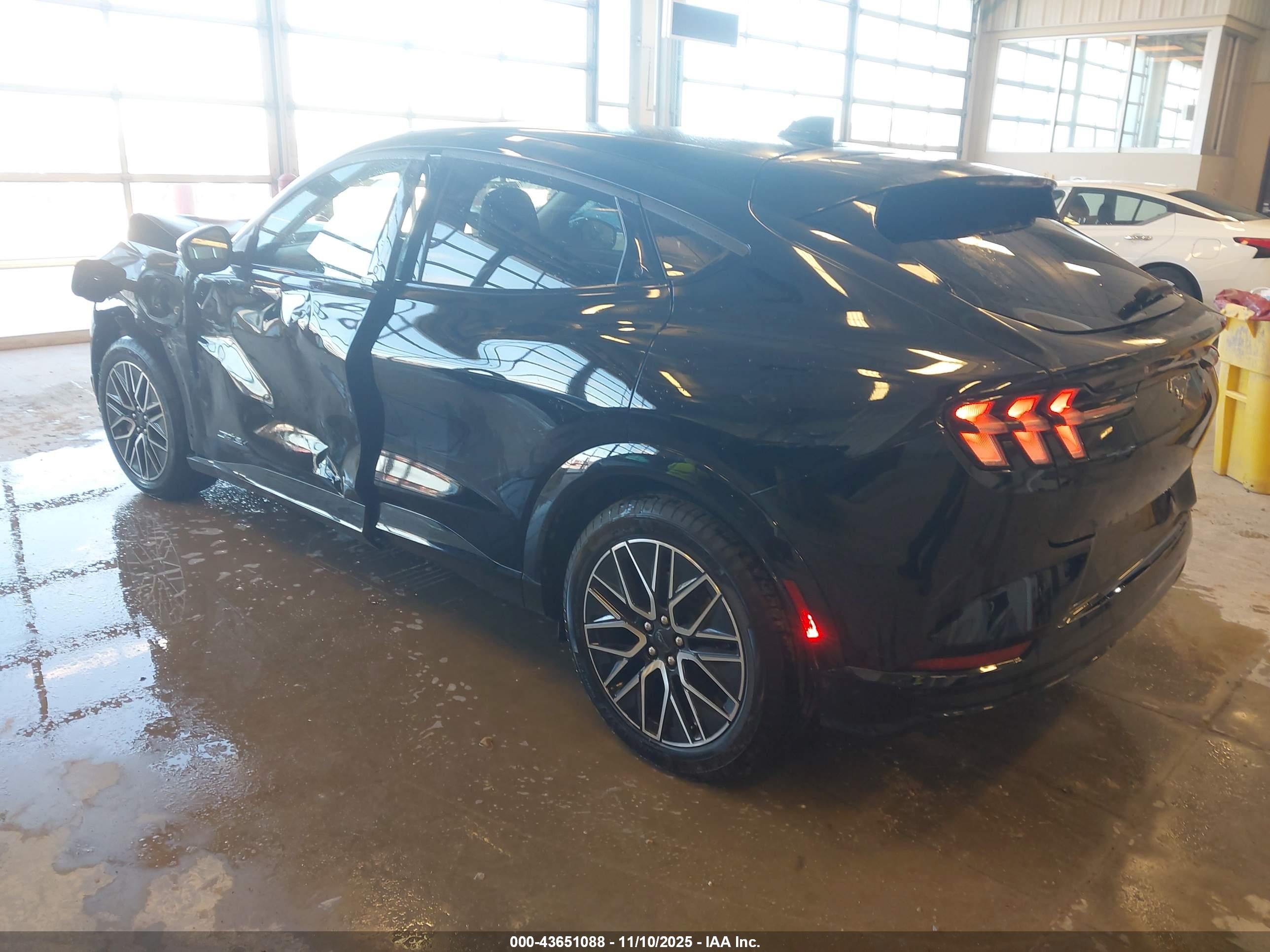 FORD MUSTANG image 3