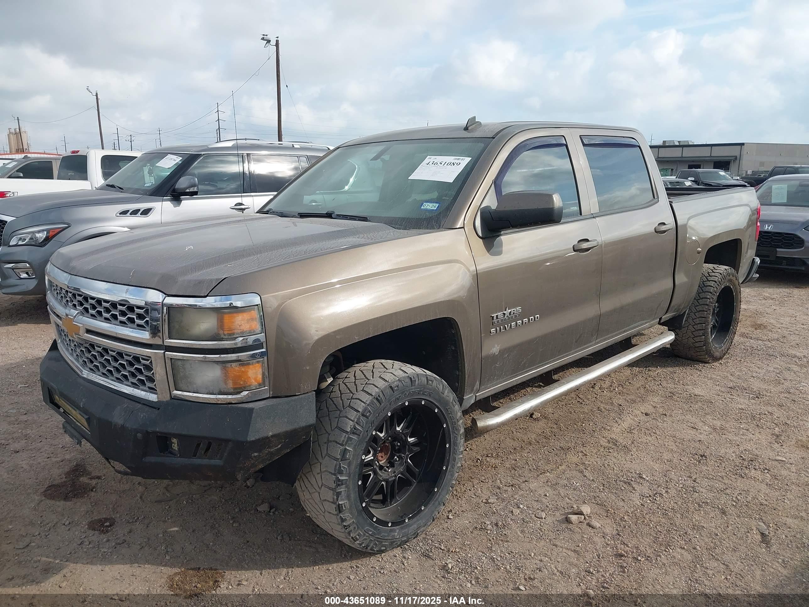 CHEVROLET SILVERADO image 2