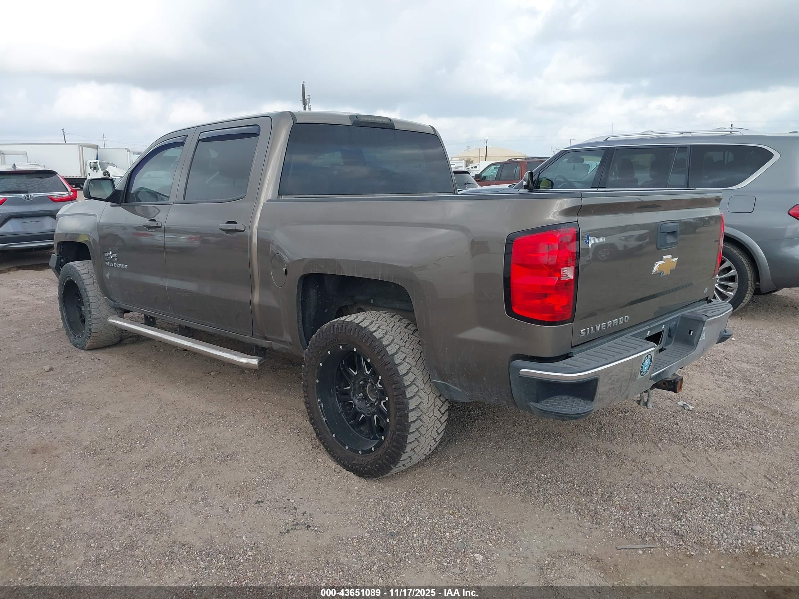 CHEVROLET SILVERADO image 3