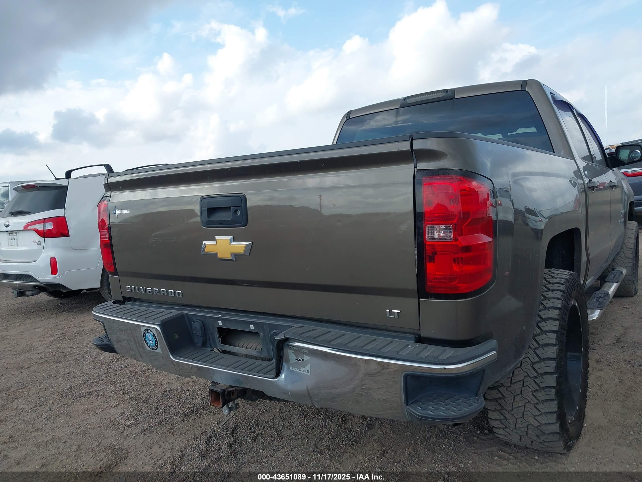 CHEVROLET SILVERADO image 6