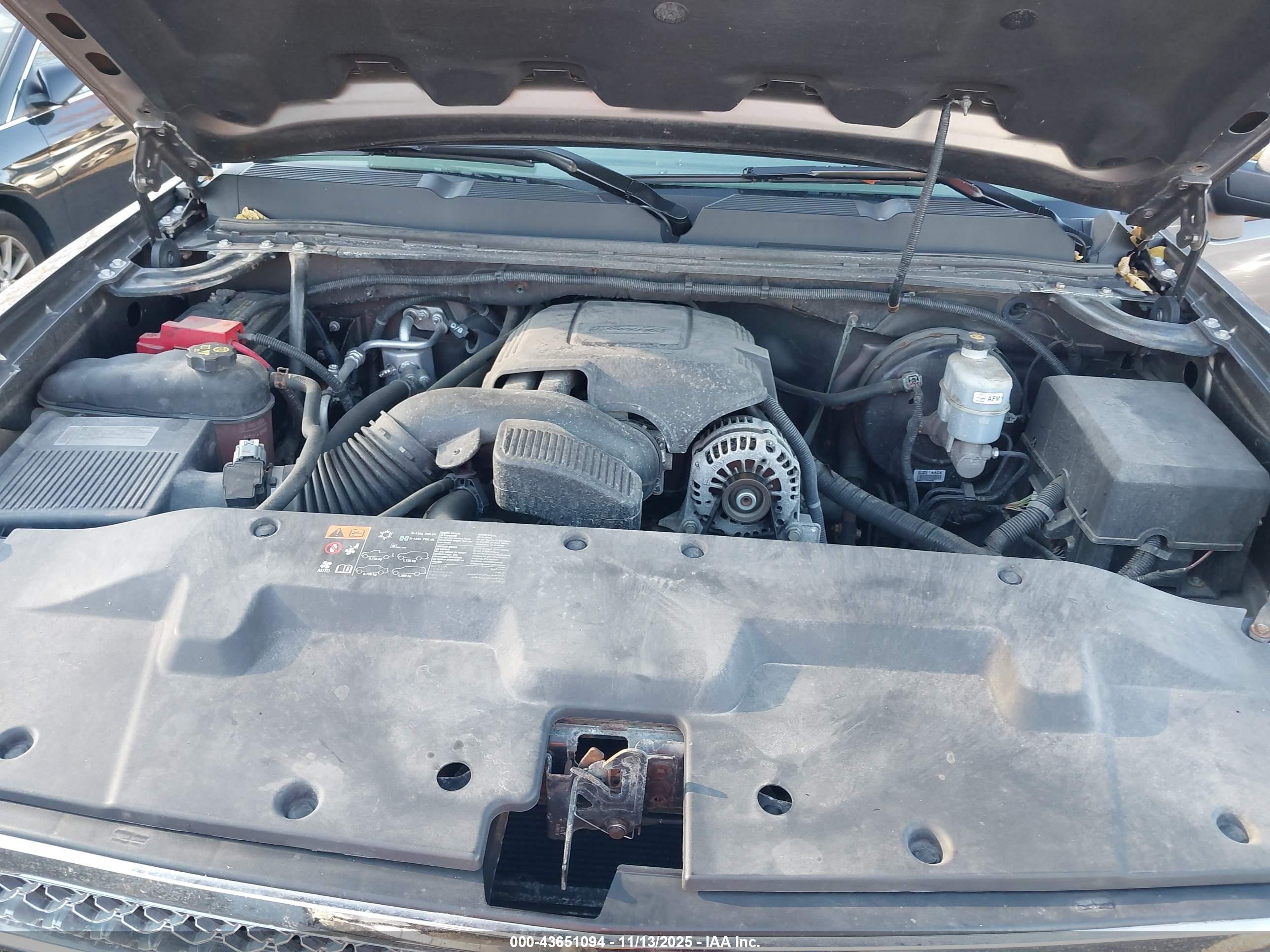 CHEVROLET SILVERADO image 10