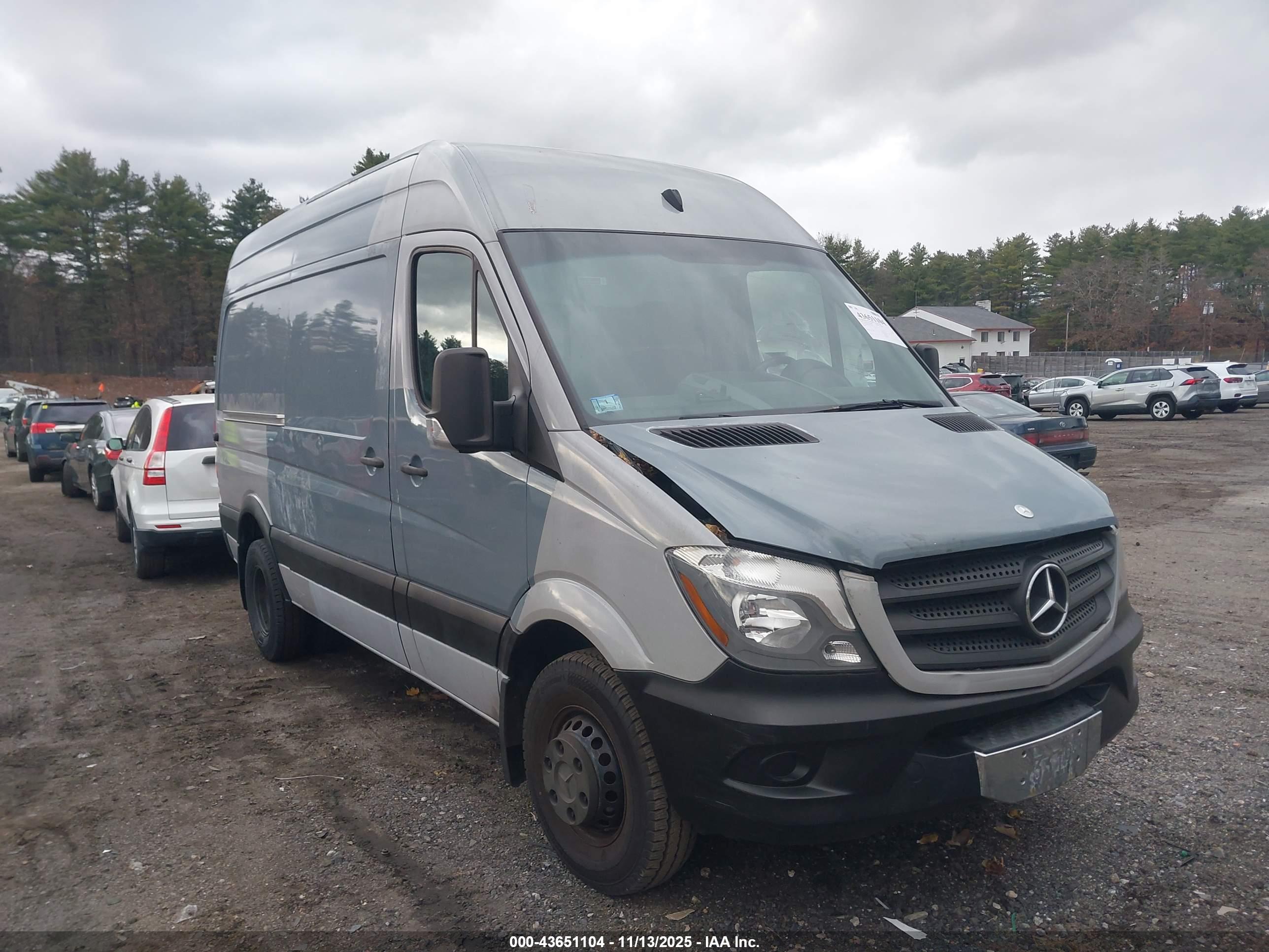 MERCEDES-BENZ SPRINTER image 2