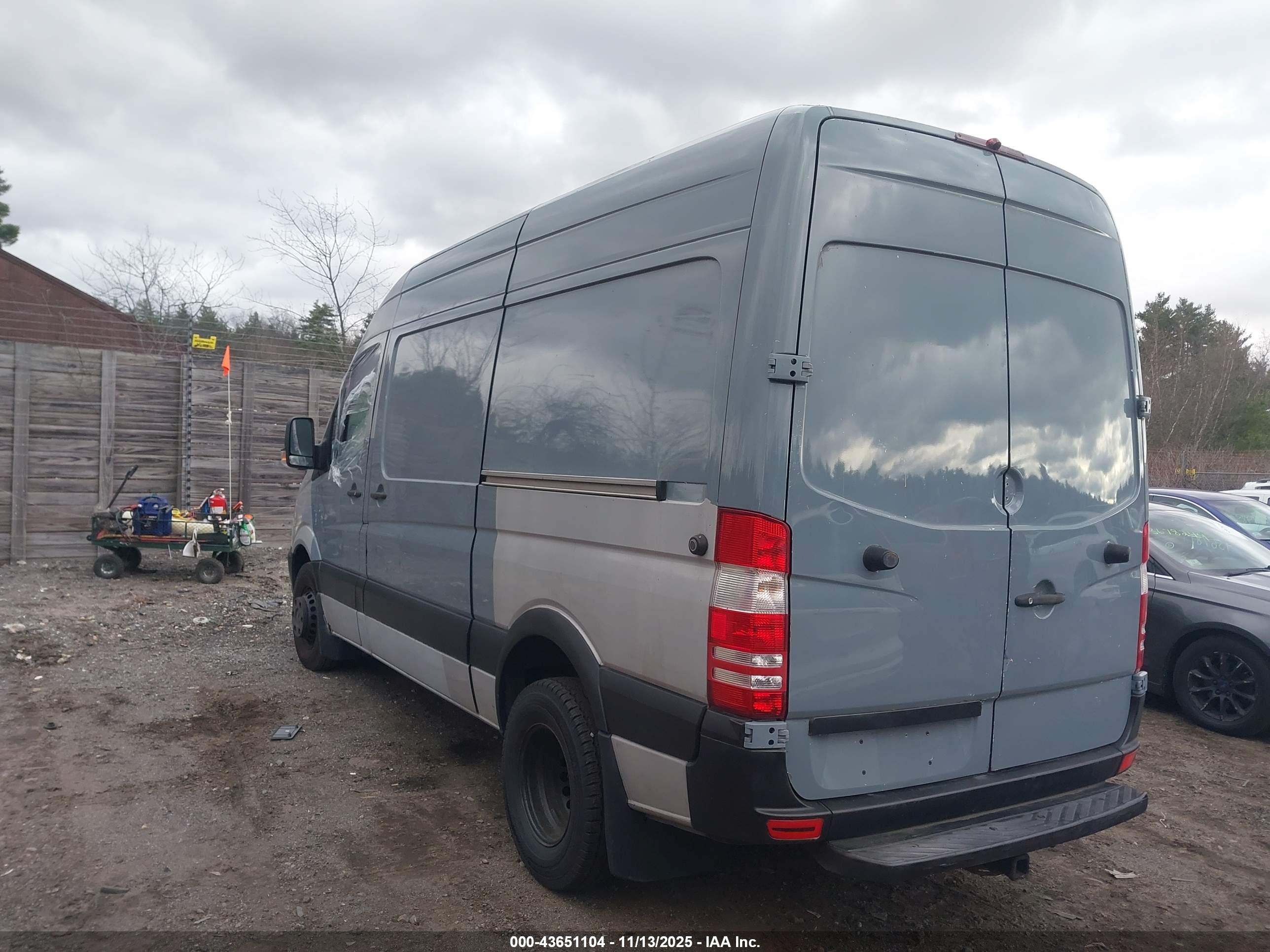 MERCEDES-BENZ SPRINTER image 4