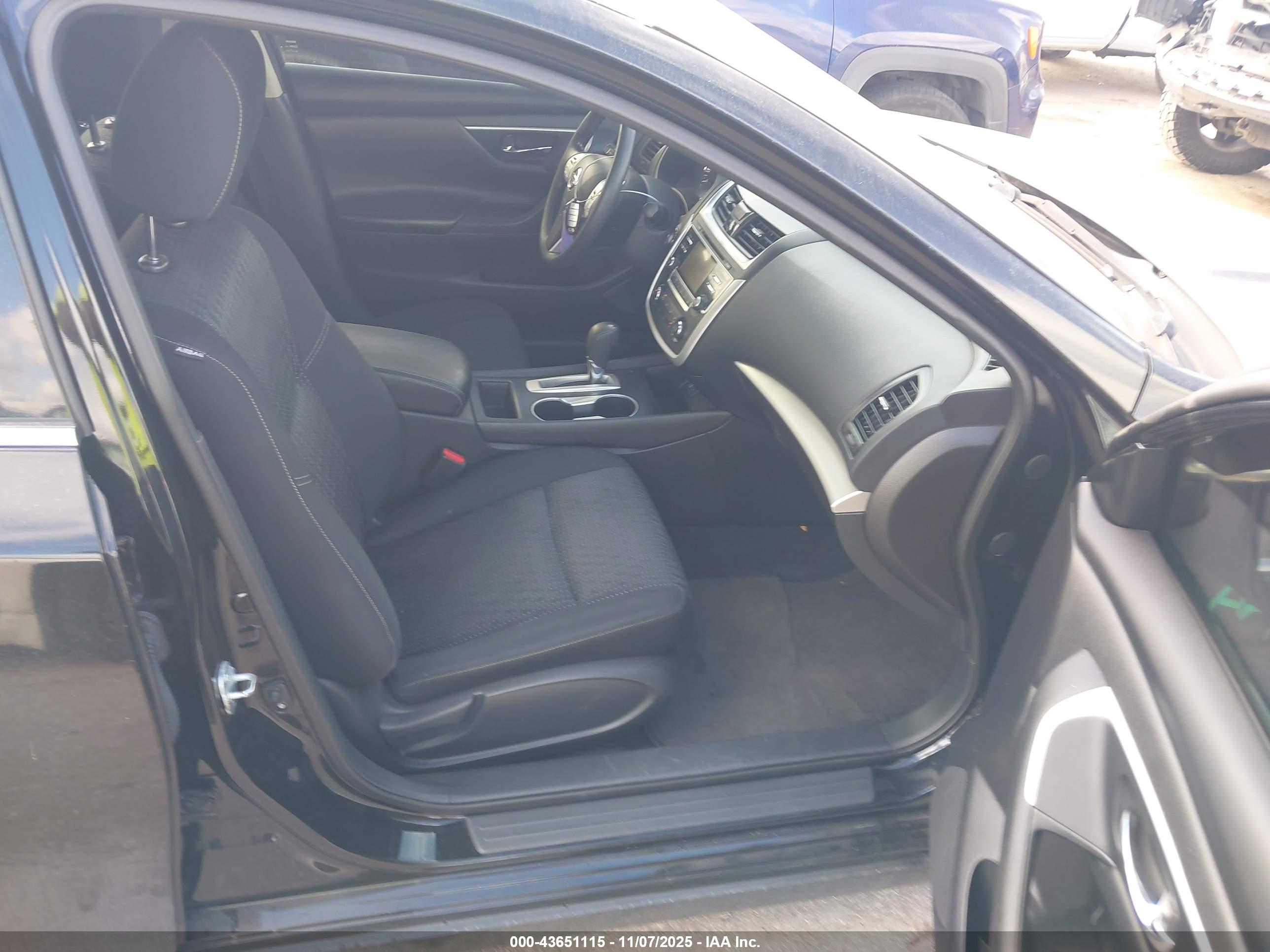 NISSAN ALTIMA image 5