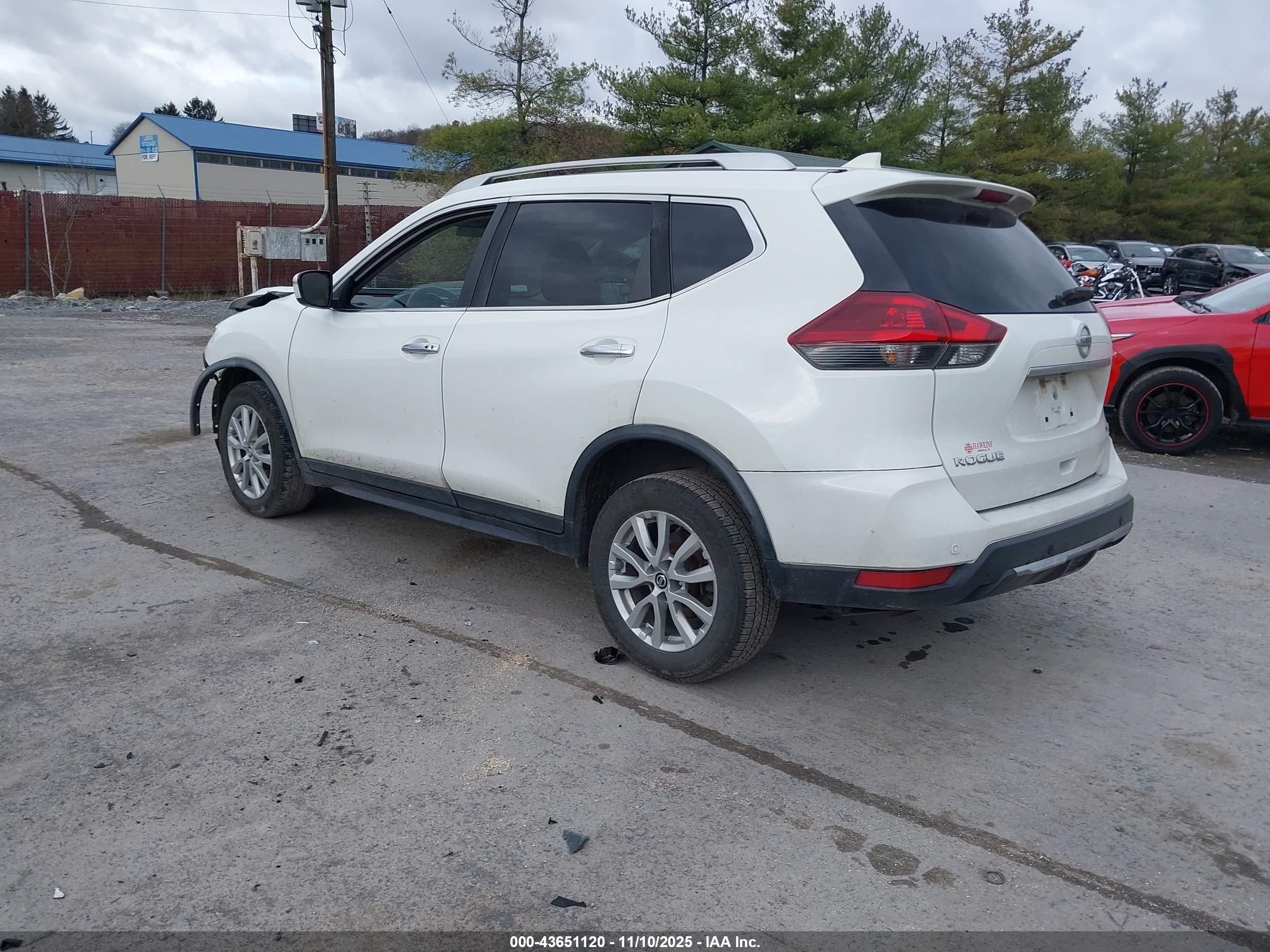 NISSAN ROGUE image 3