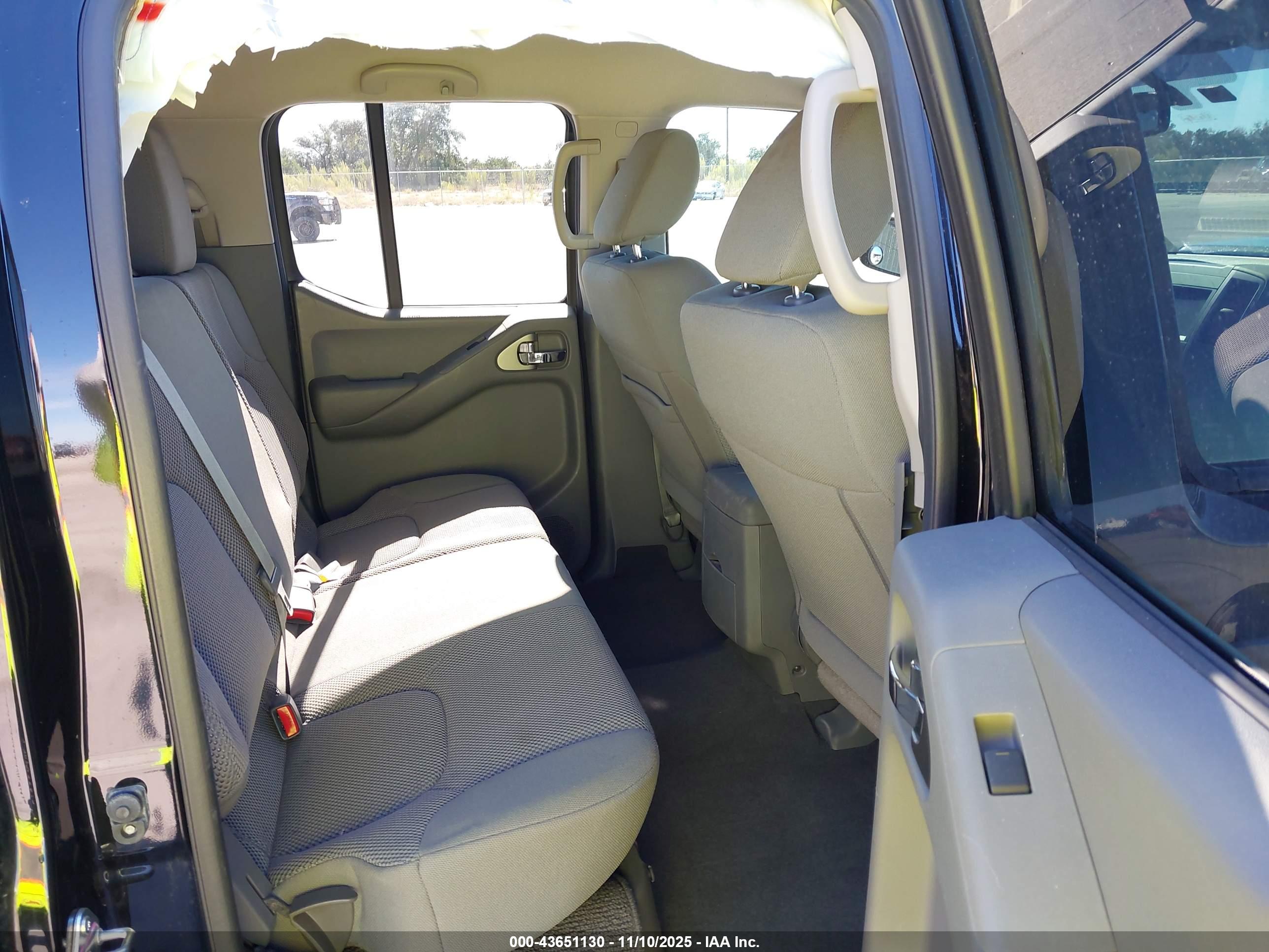 NISSAN FRONTIER image 8