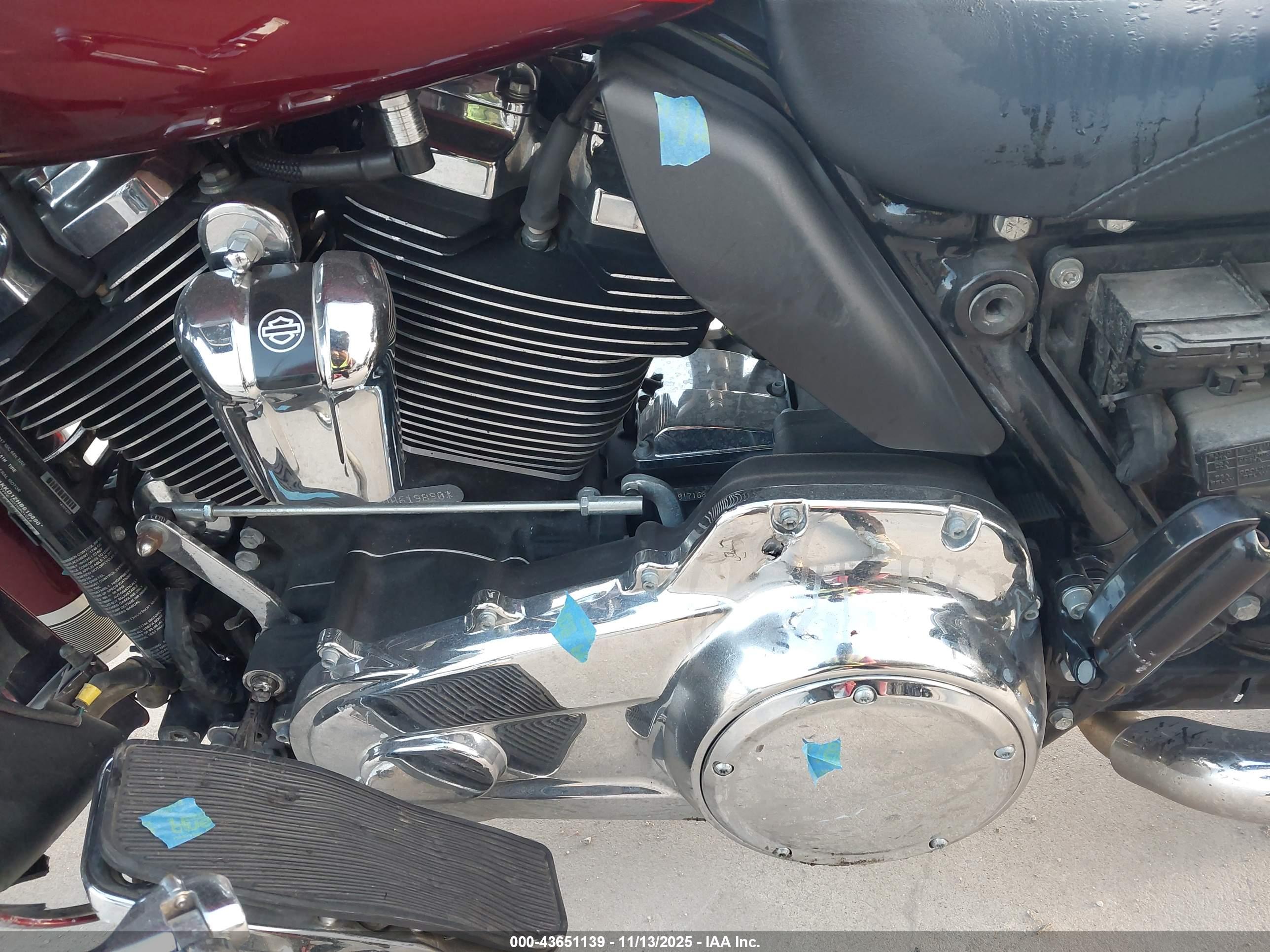 HARLEY-DAVIDSON FLHTKL image 9