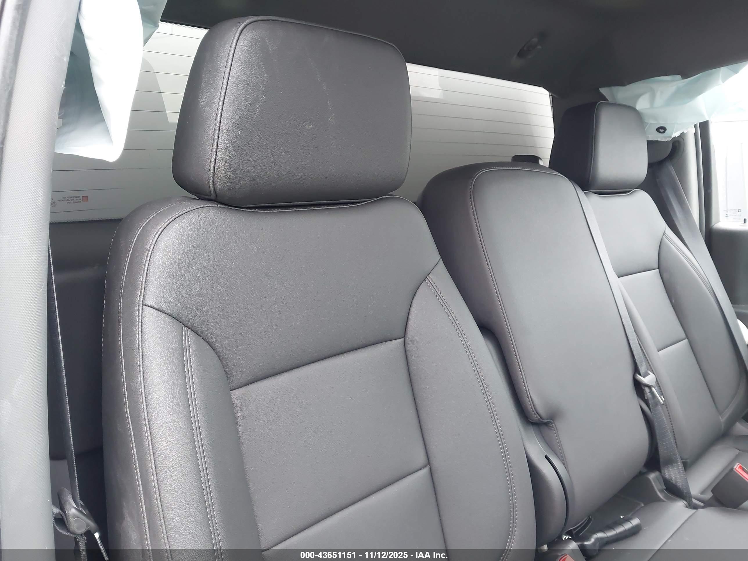 CHEVROLET SILVERADO image 8