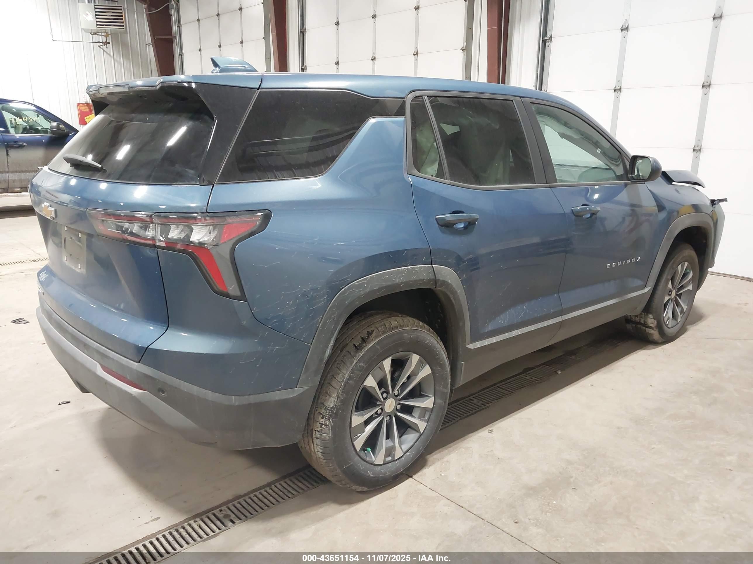 CHEVROLET EQUINOX image 4