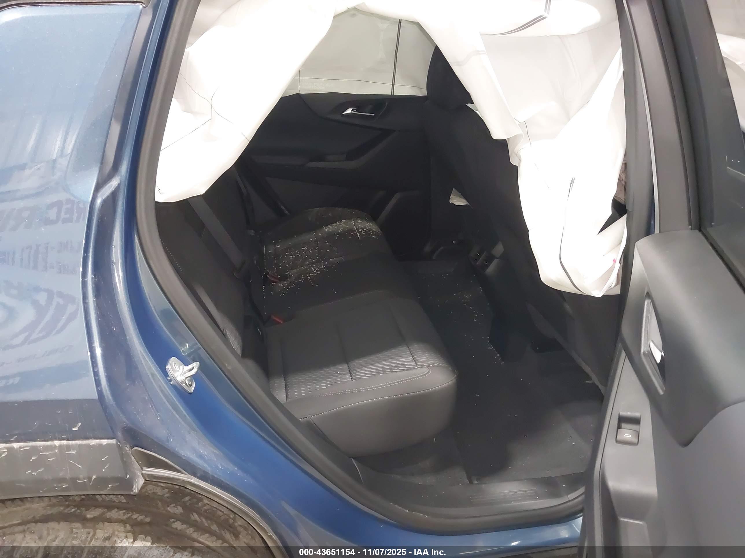 CHEVROLET EQUINOX image 8