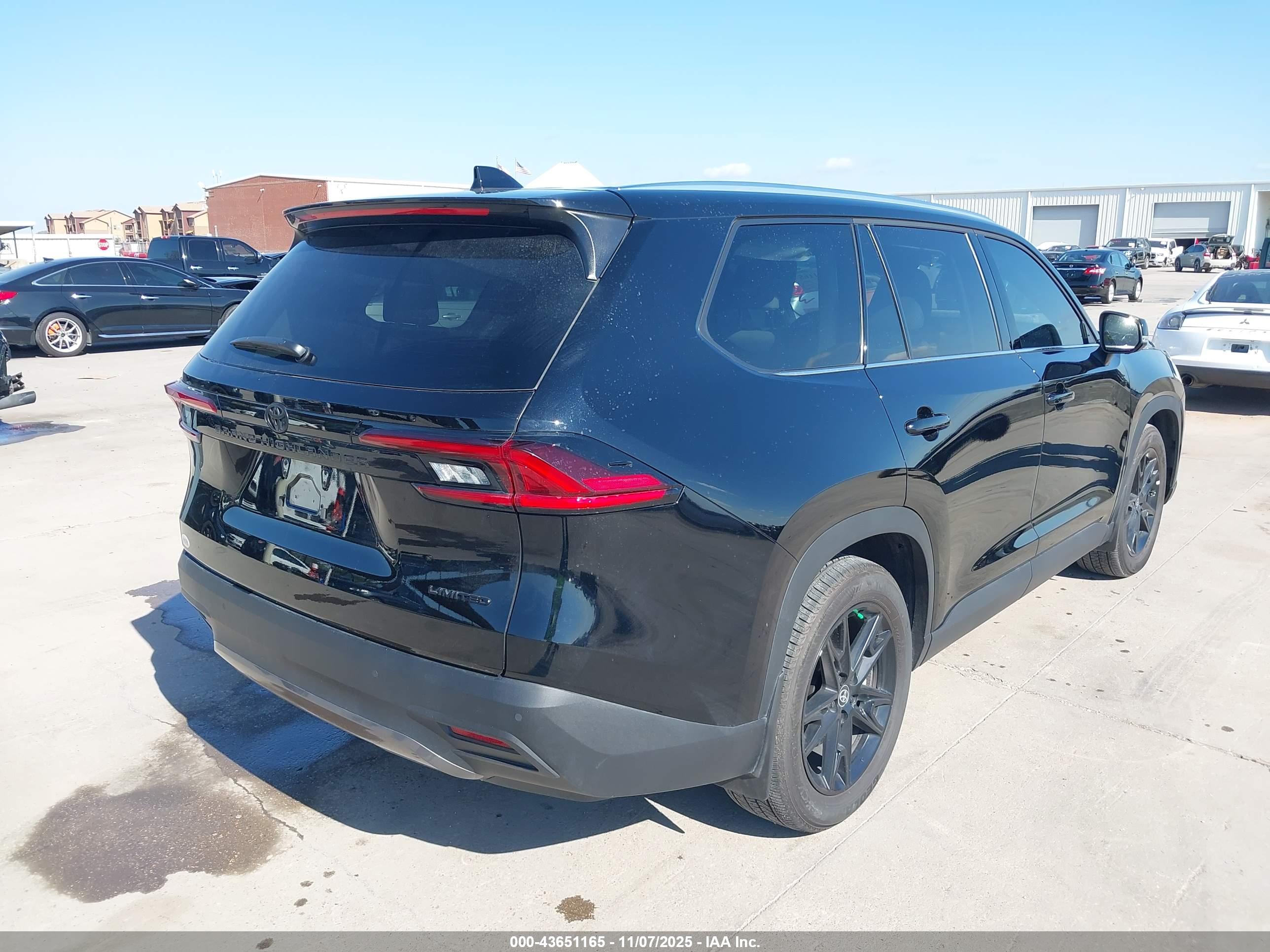 TOYOTA GRAND image 4