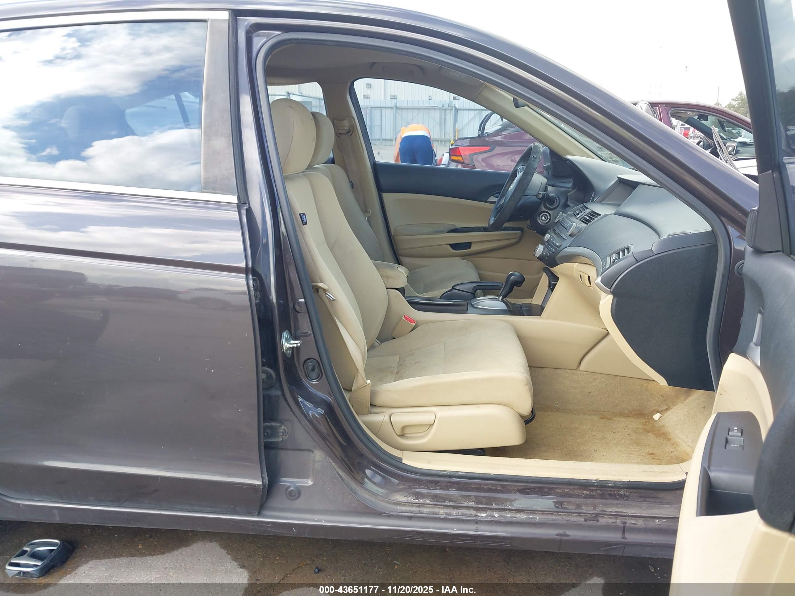 HONDA ACCORD image 5