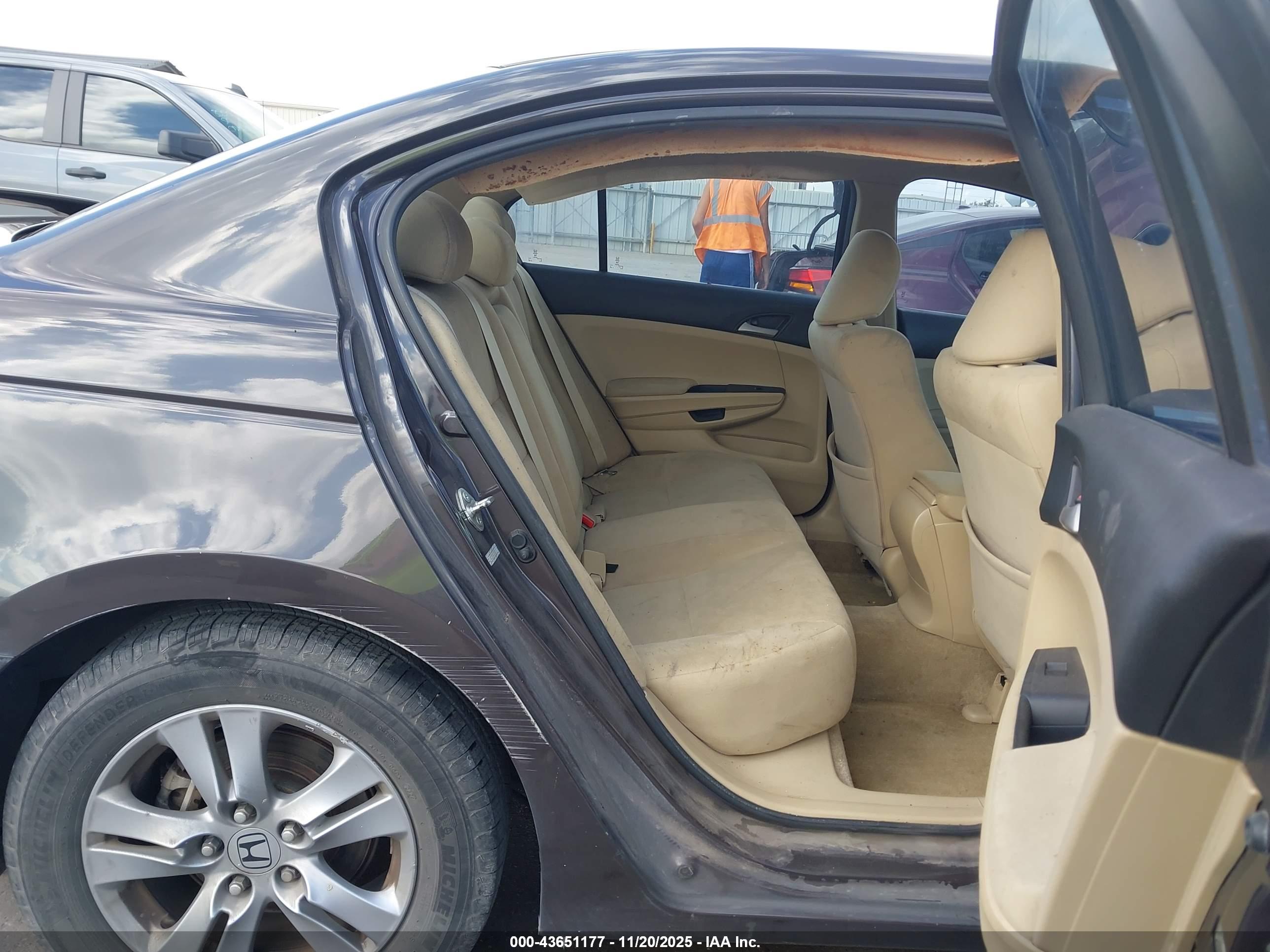 HONDA ACCORD image 8