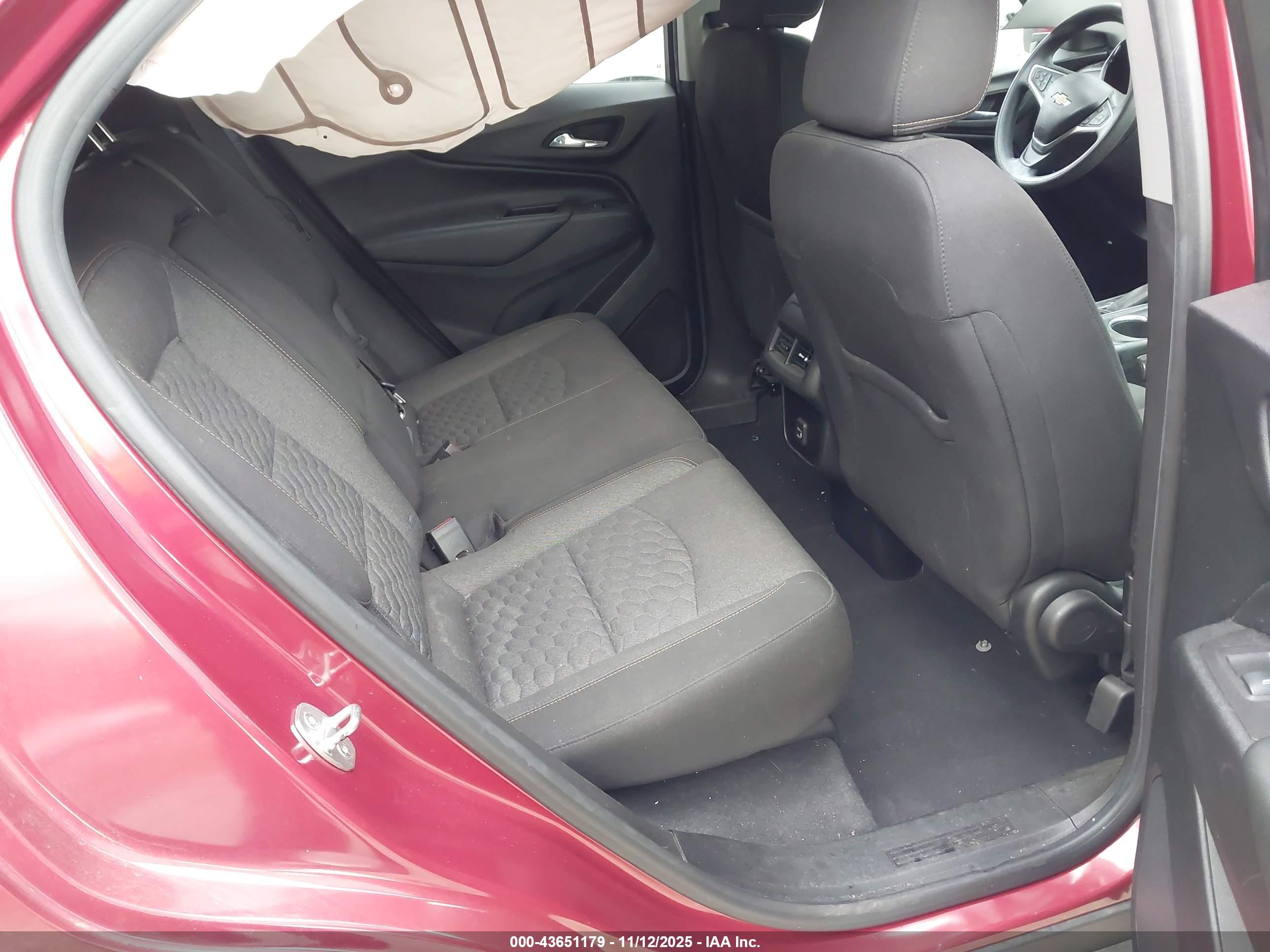 CHEVROLET EQUINOX image 8