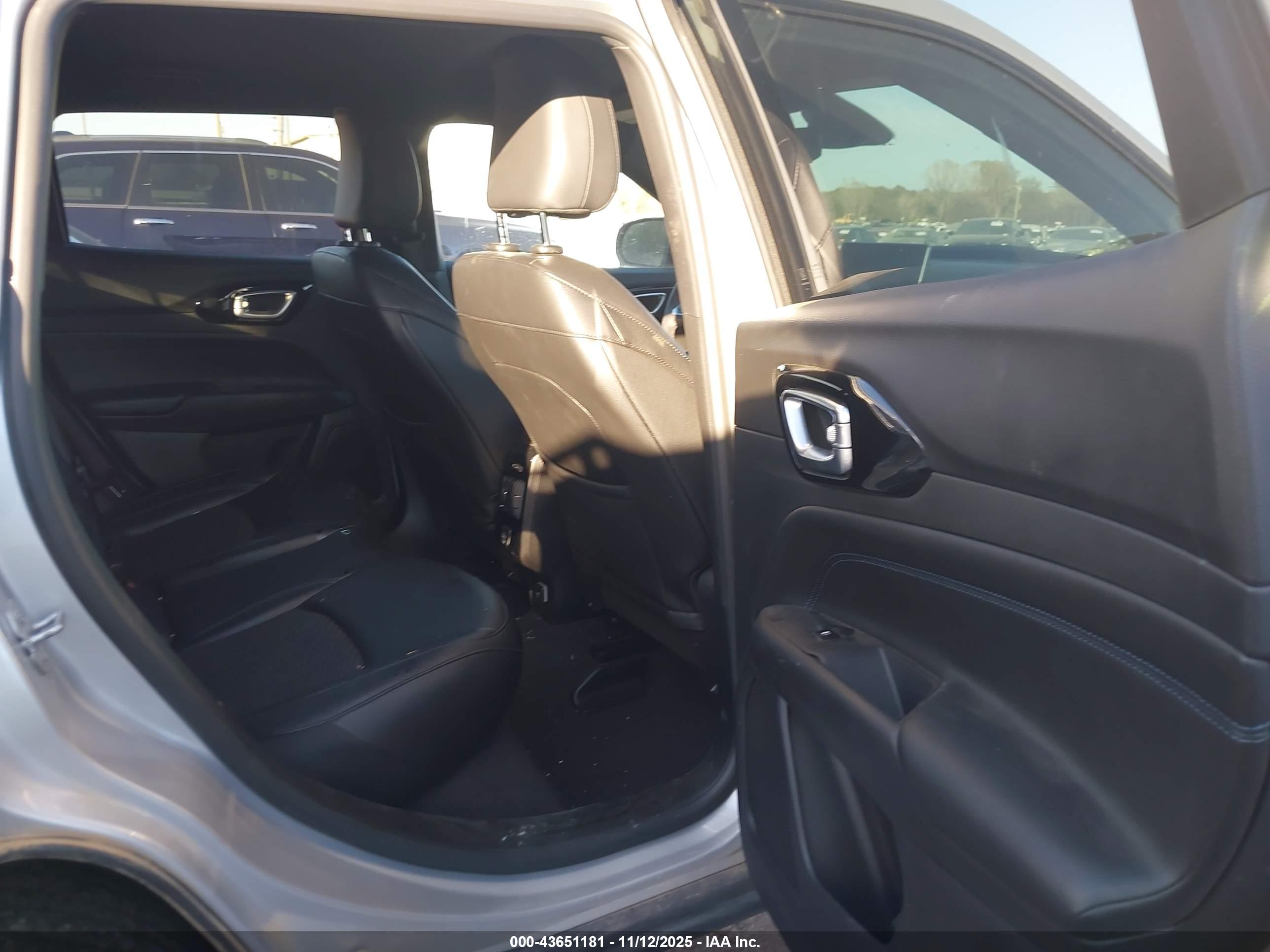 JEEP COMPASS image 8