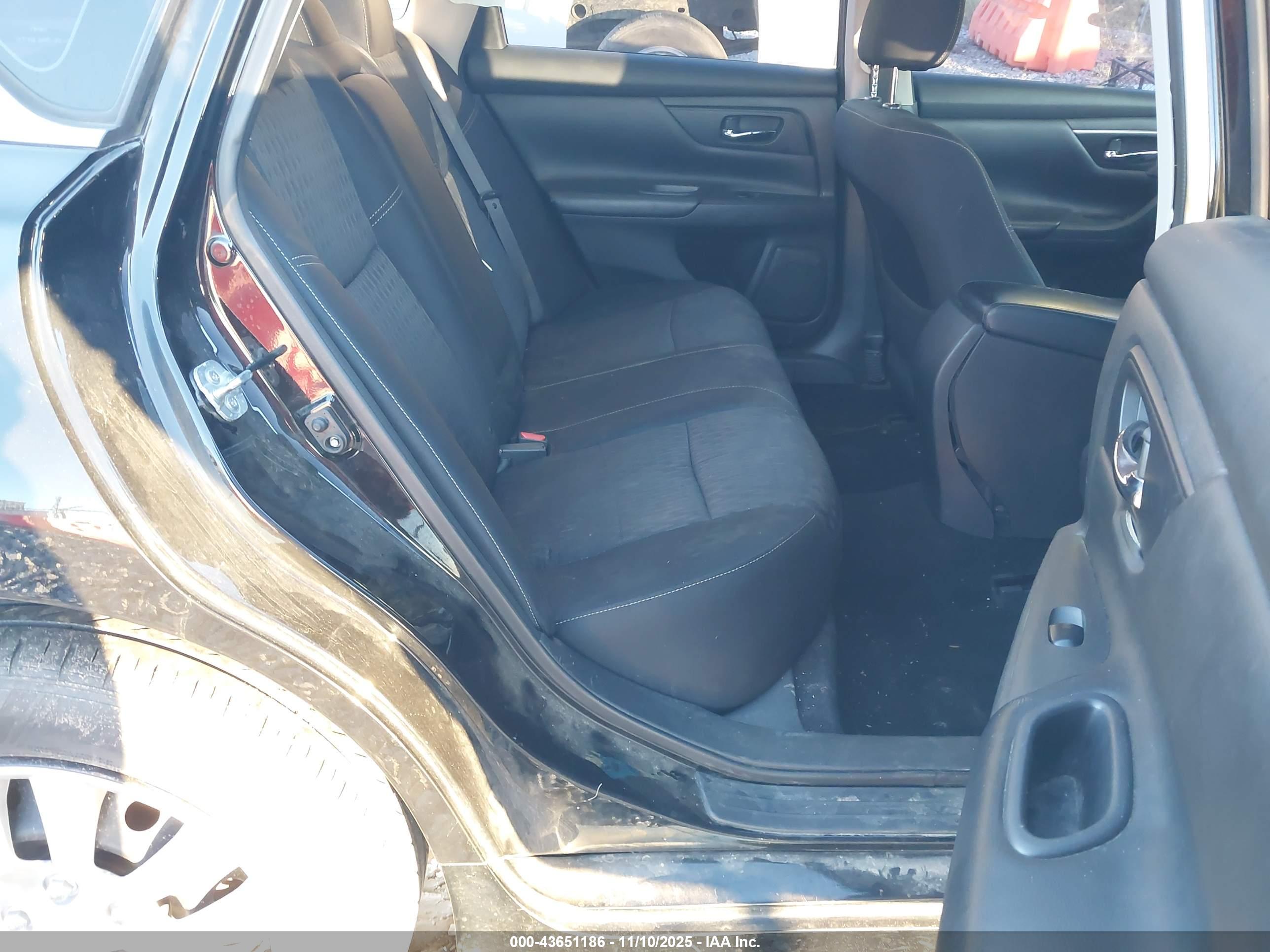 NISSAN ALTIMA image 8