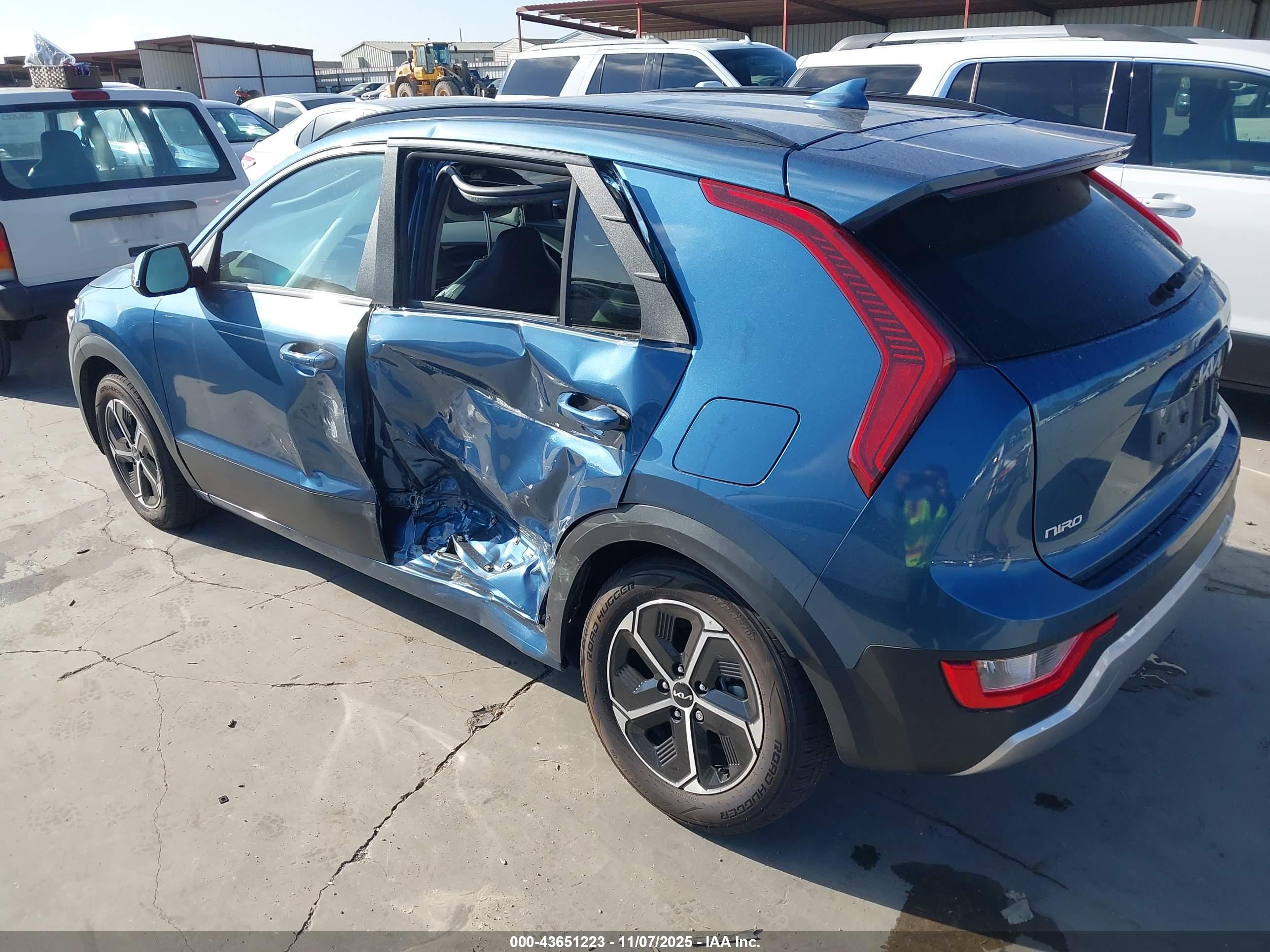 KIA NIRO image 3