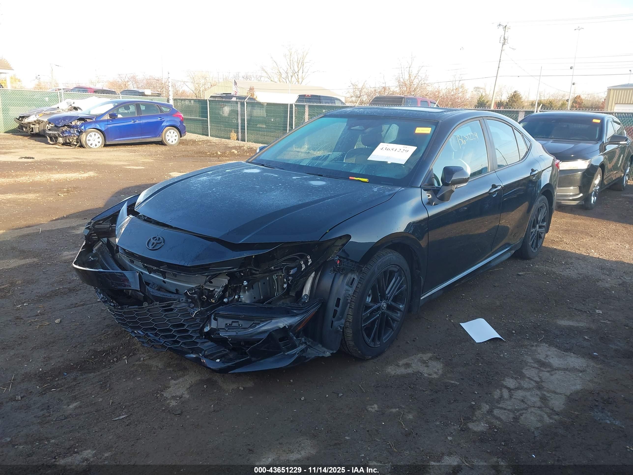 TOYOTA CAMRY image 2