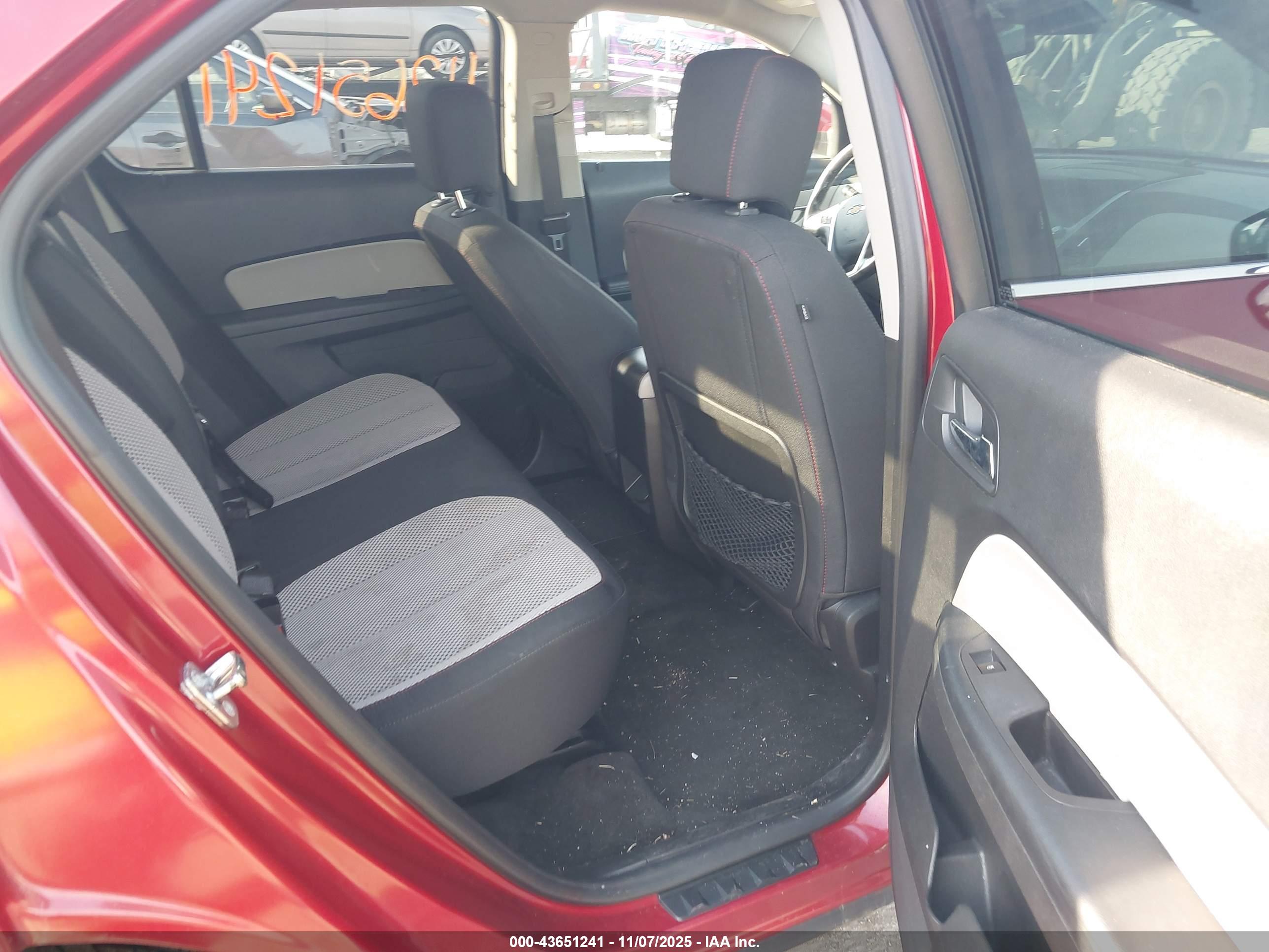 CHEVROLET EQUINOX image 8