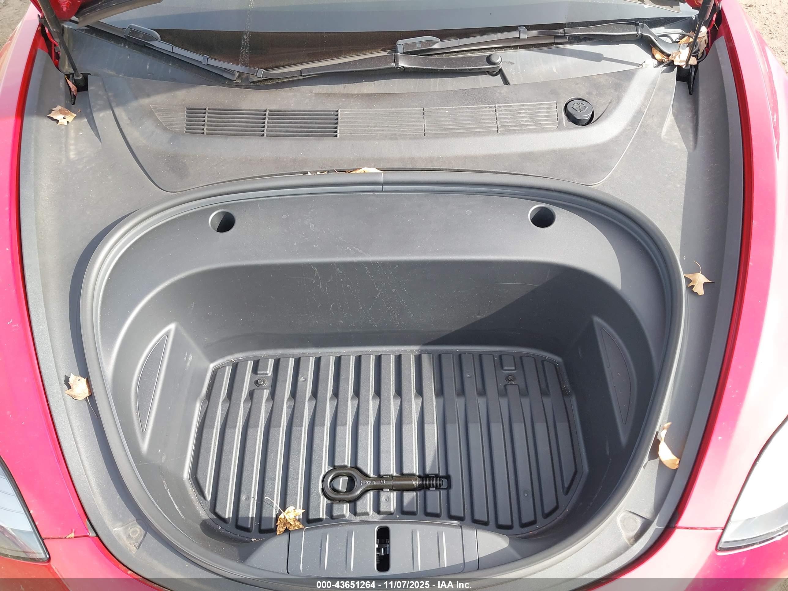 TESLA MODEL image 10