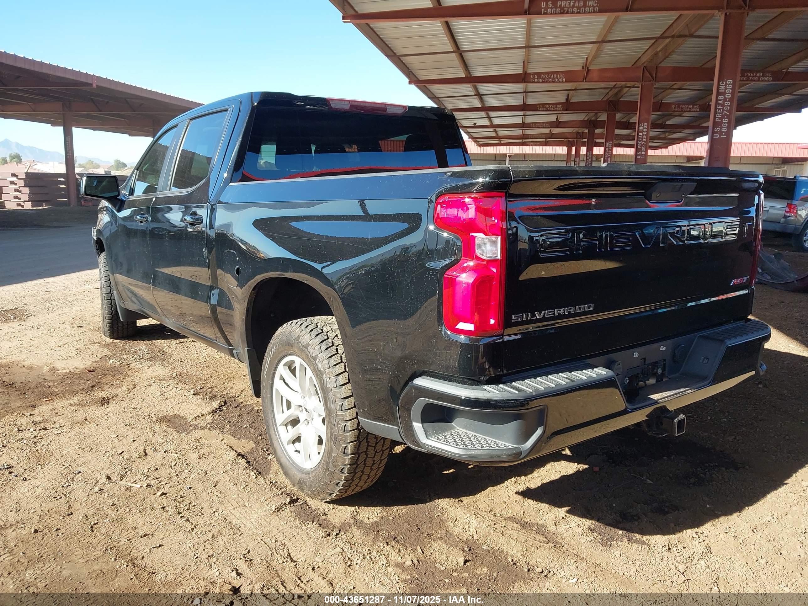 CHEVROLET SILVERADO image 3