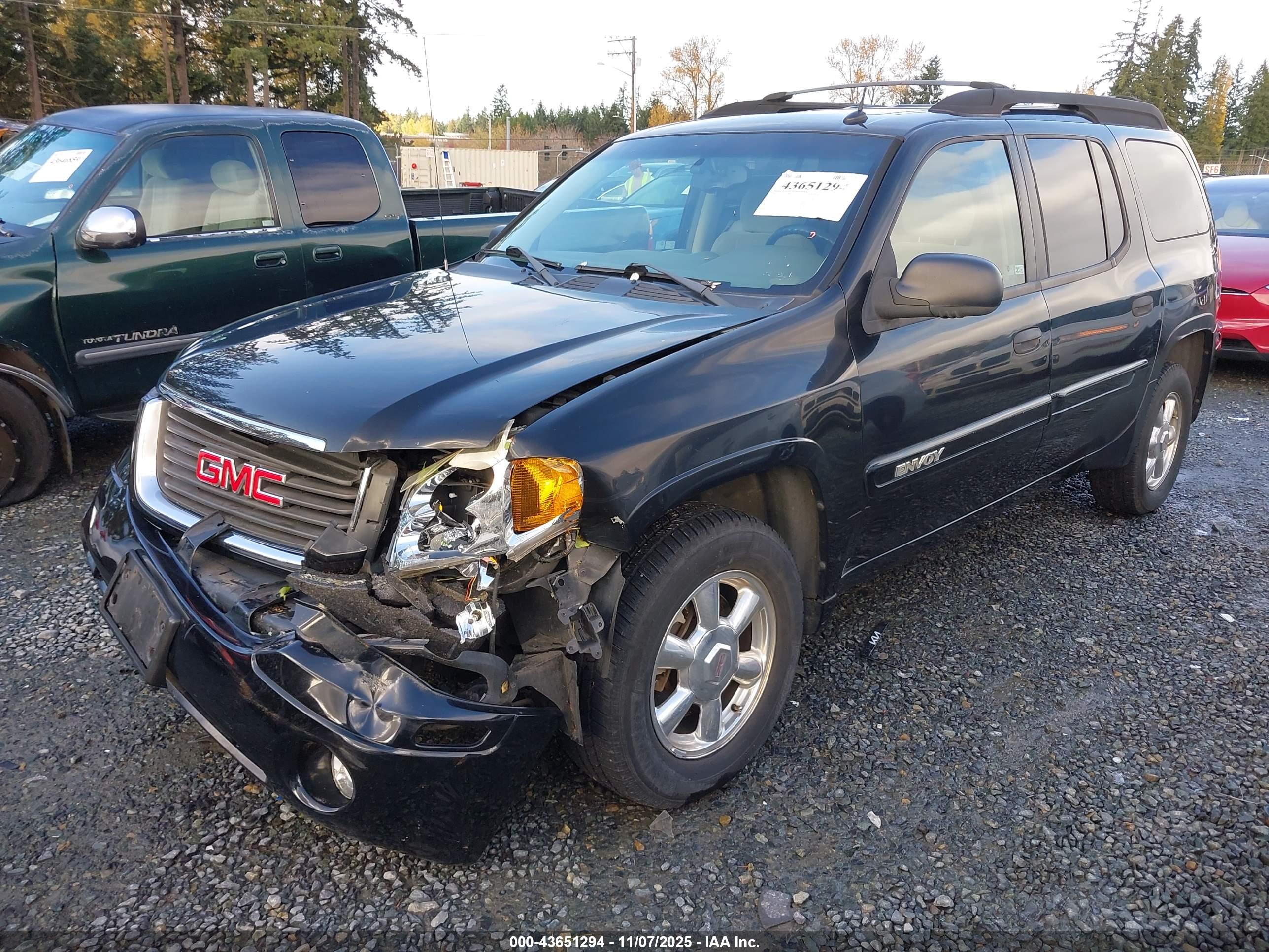 GMC ENVOY image 2