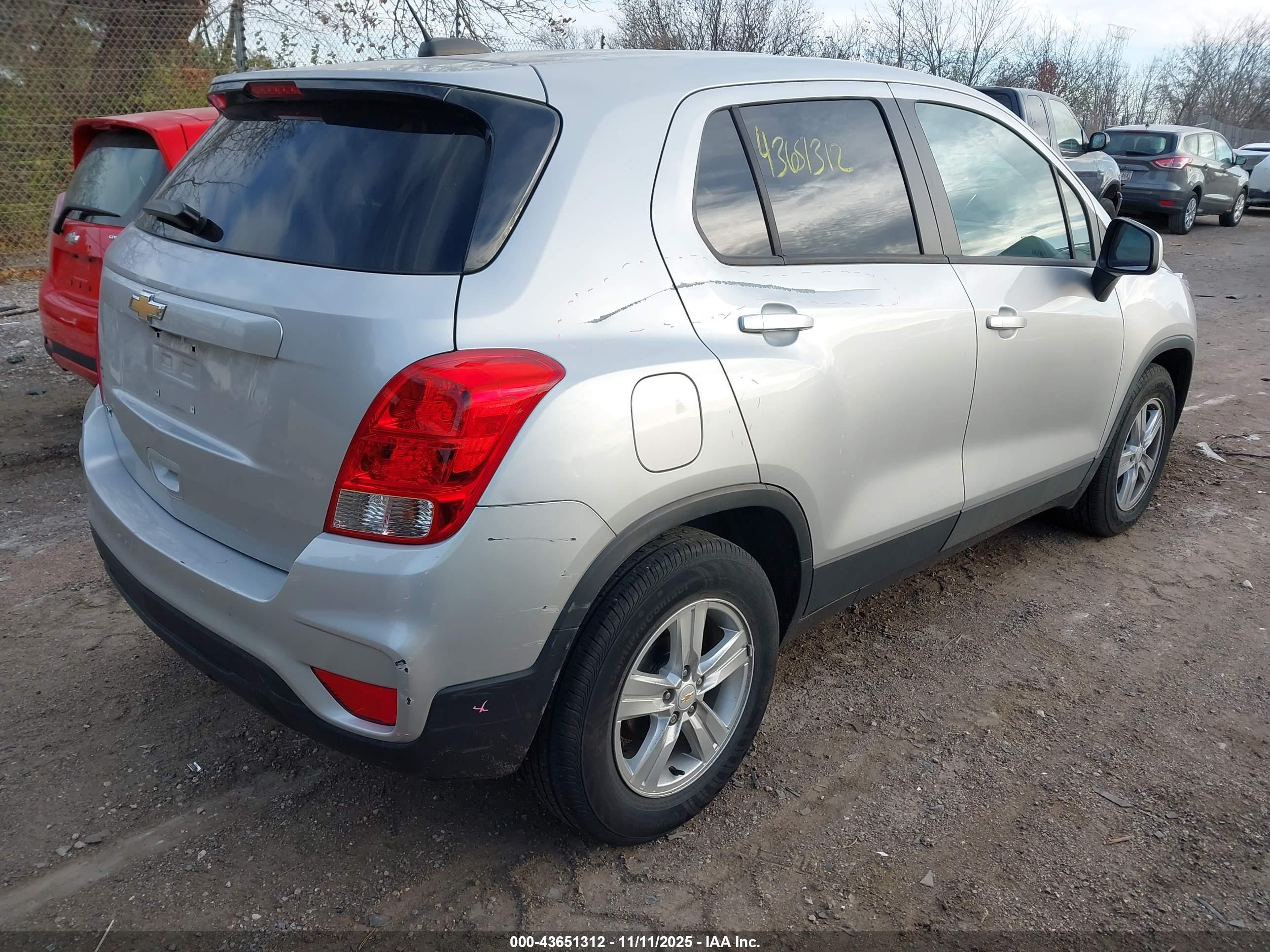 CHEVROLET TRAX image 4