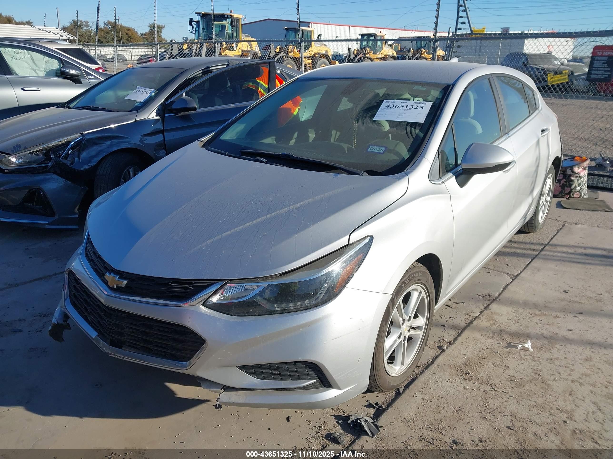 CHEVROLET CRUZE image 2