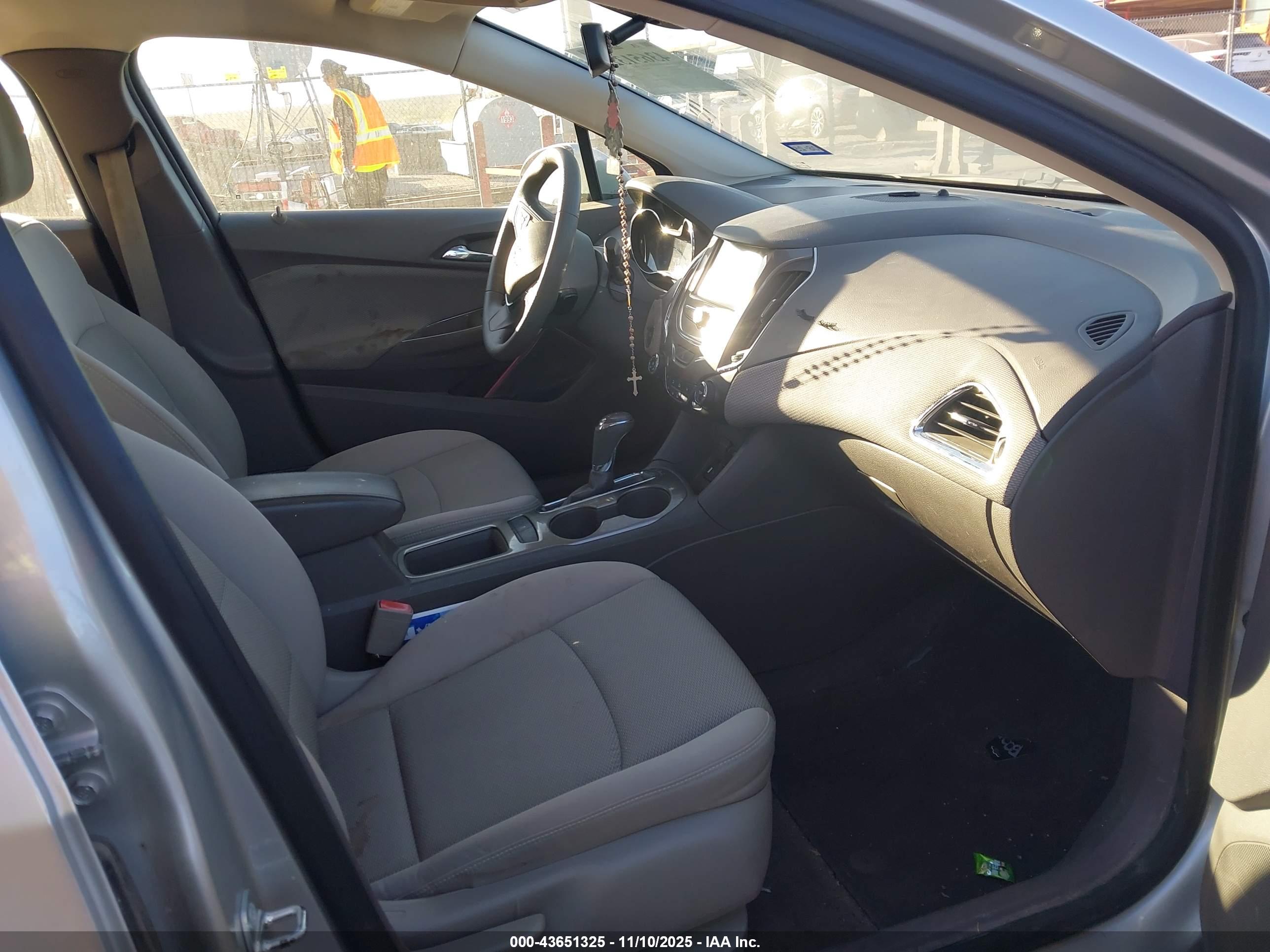 CHEVROLET CRUZE image 5