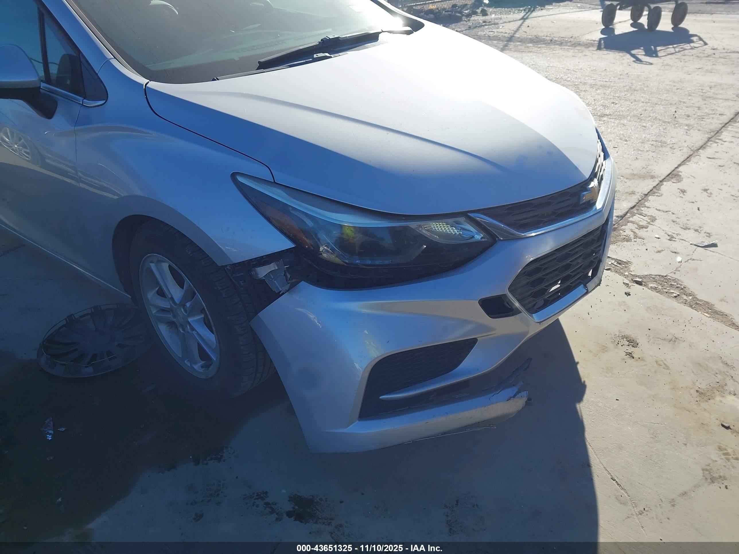 CHEVROLET CRUZE image 6