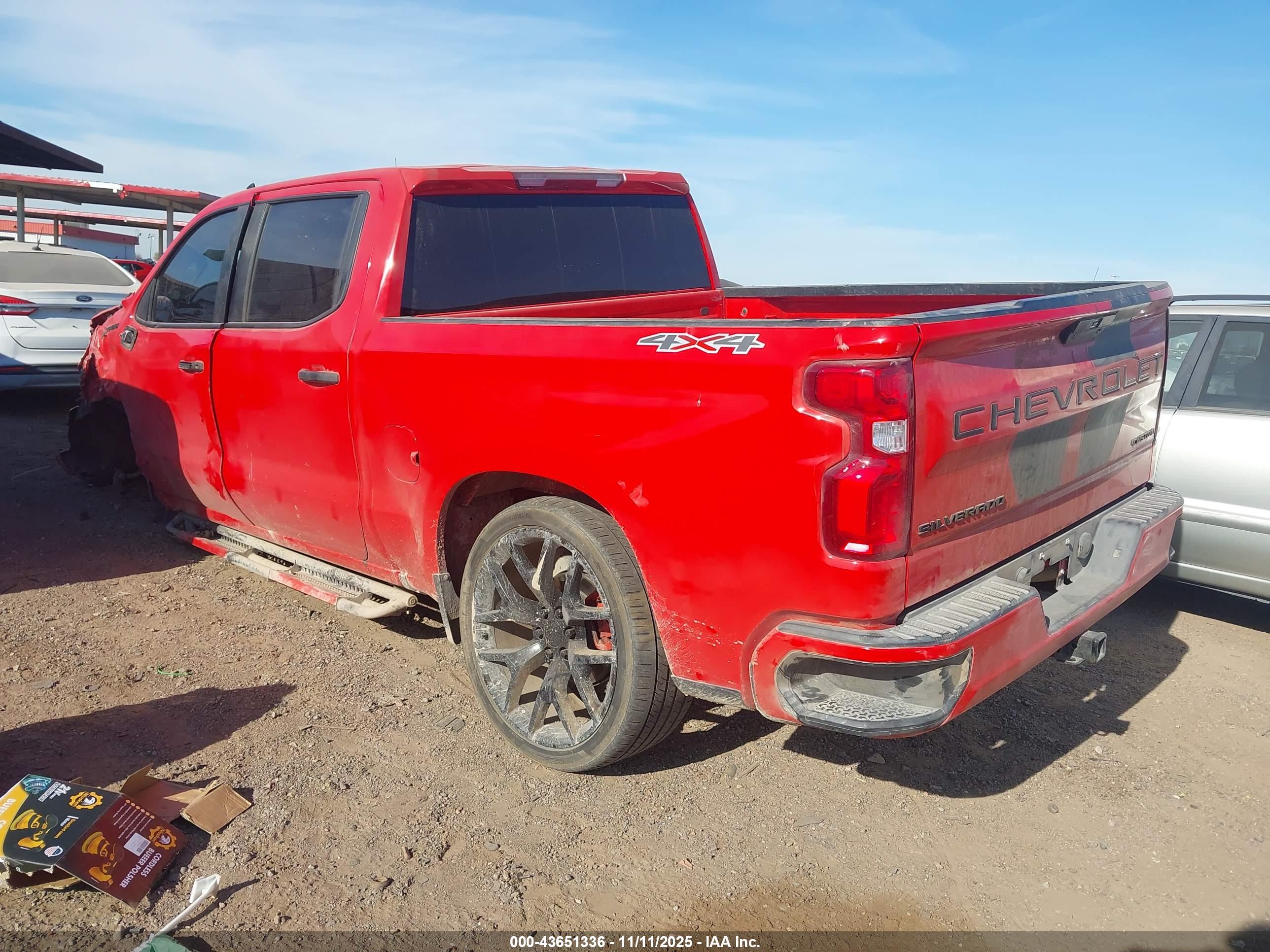 CHEVROLET SILVERADO image 3