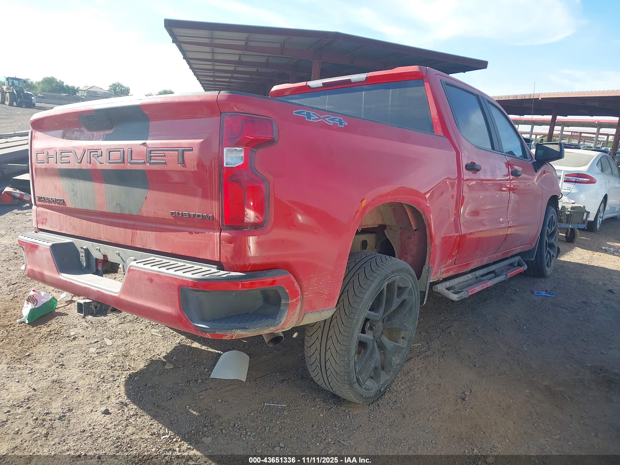 CHEVROLET SILVERADO image 4