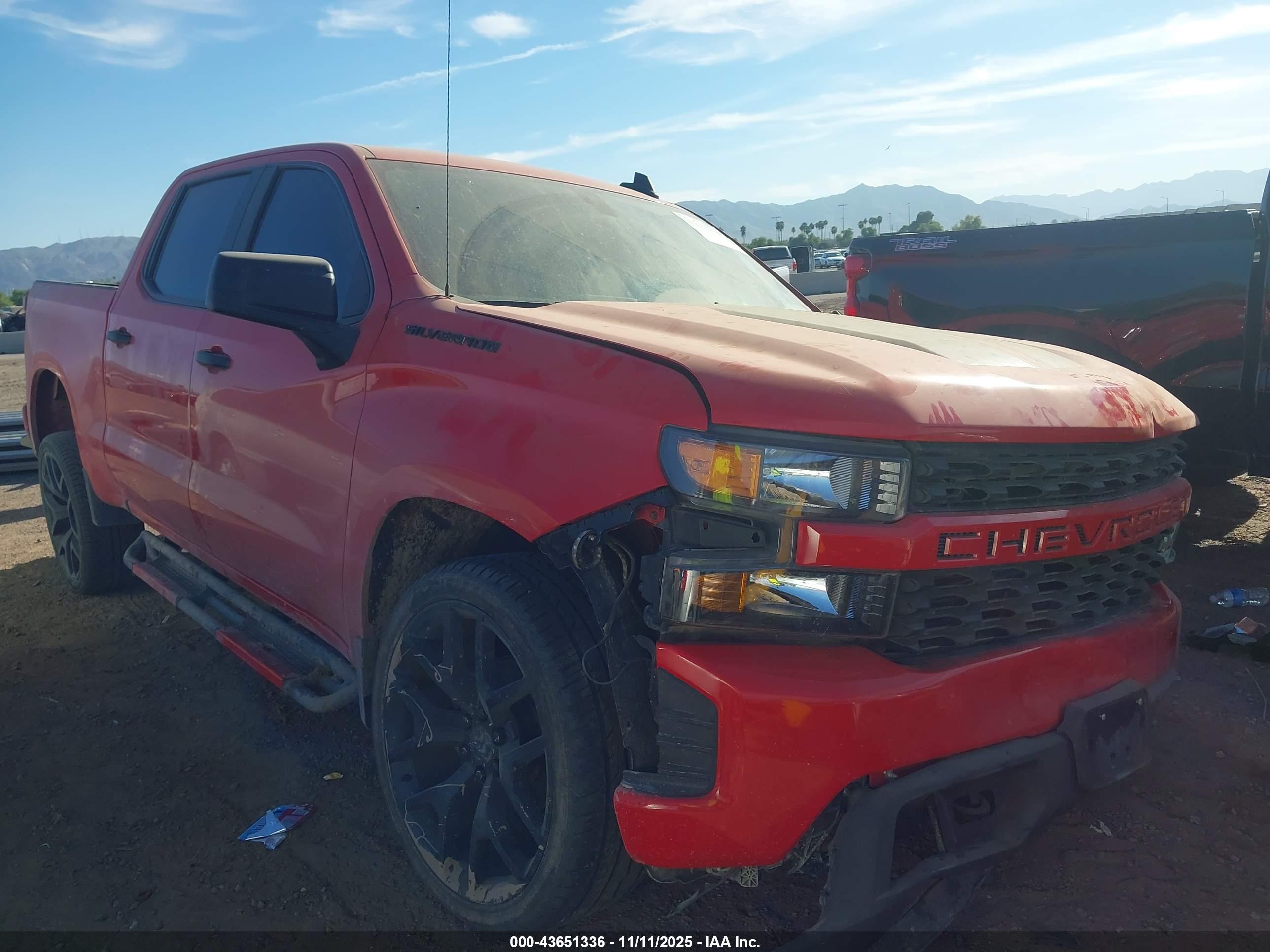 CHEVROLET SILVERADO image 6