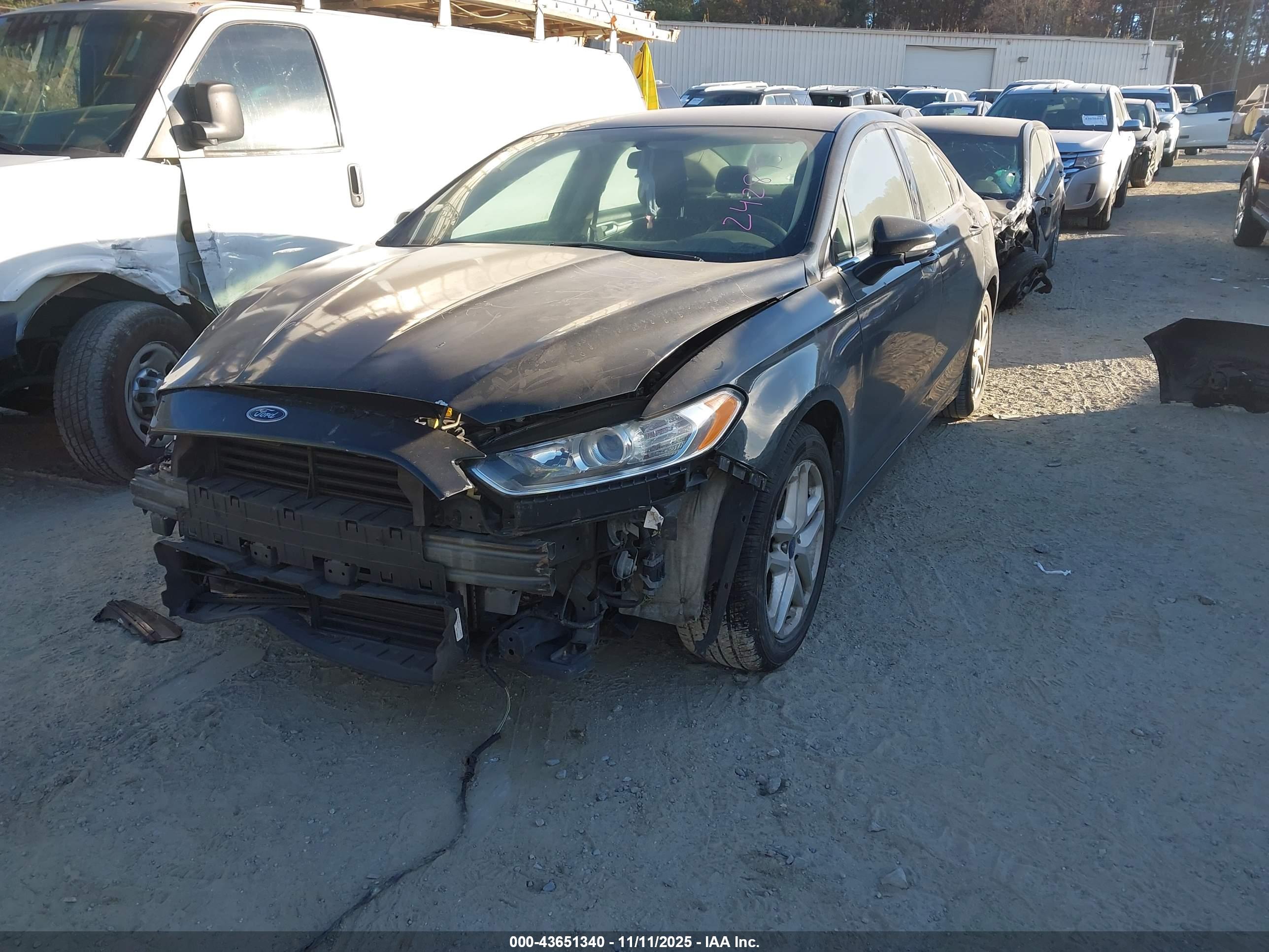 FORD FUSION image 2