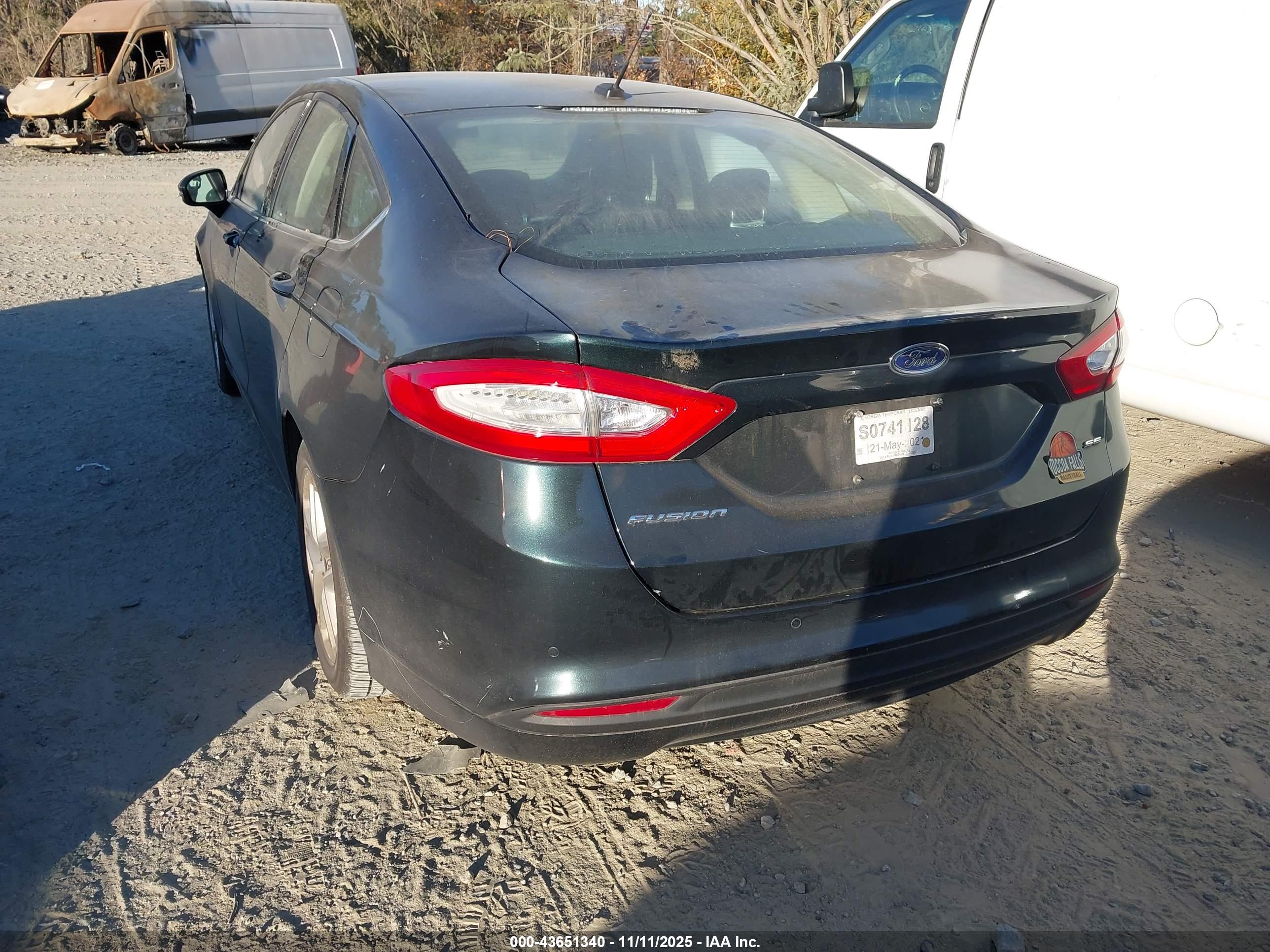 FORD FUSION image 3
