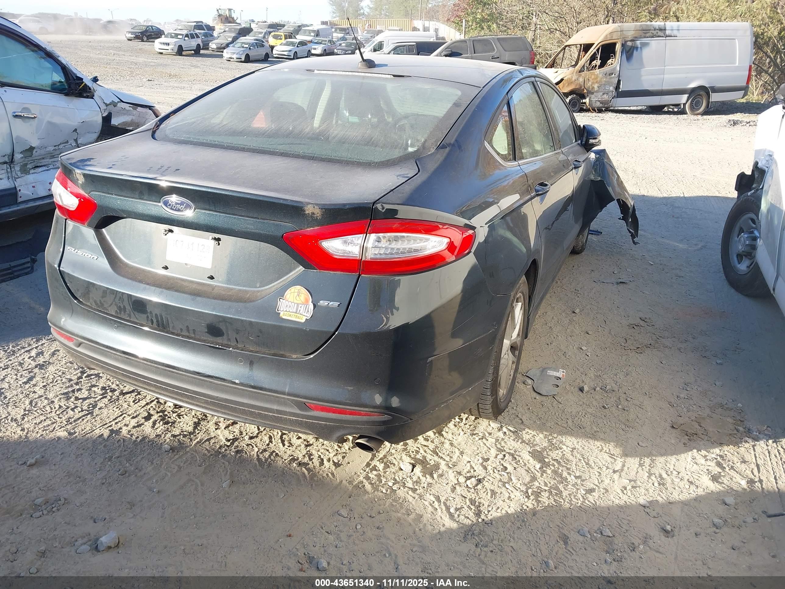 FORD FUSION image 4