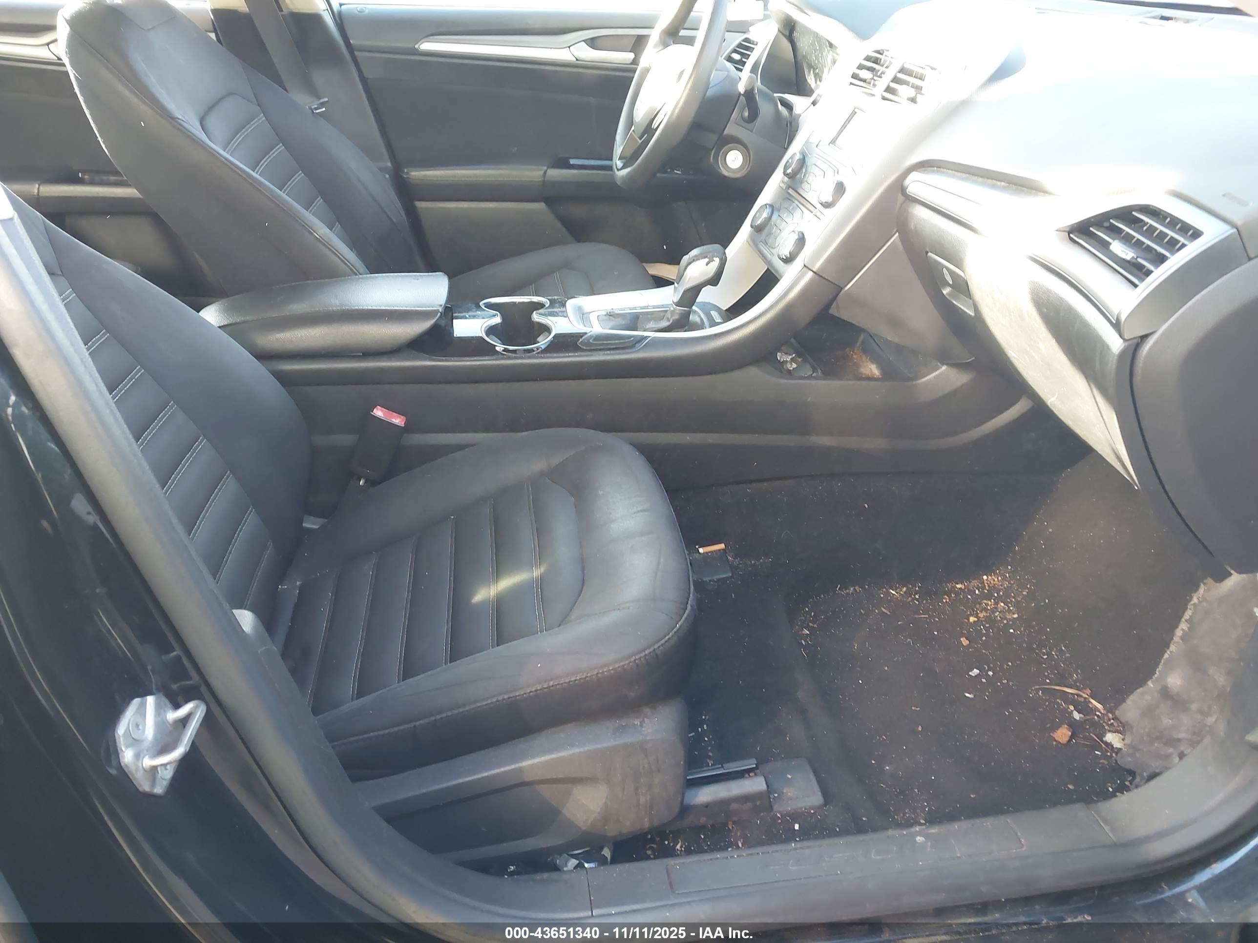 FORD FUSION image 5