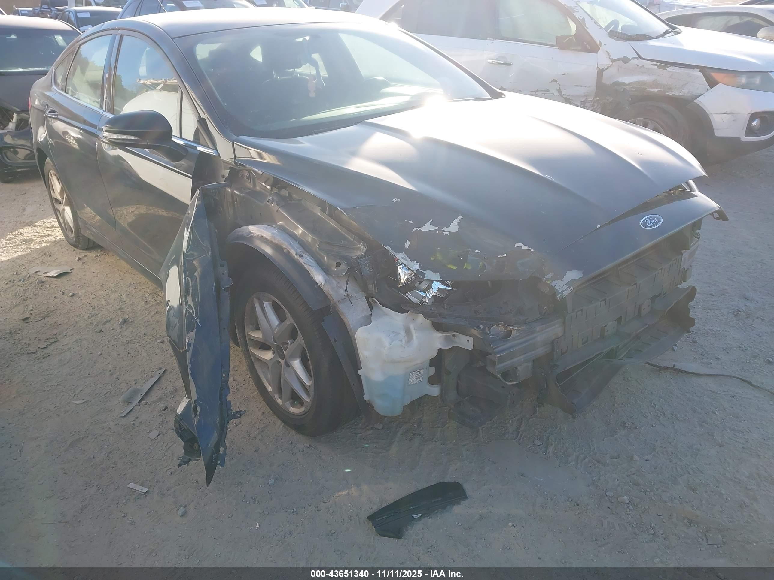 FORD FUSION image 6