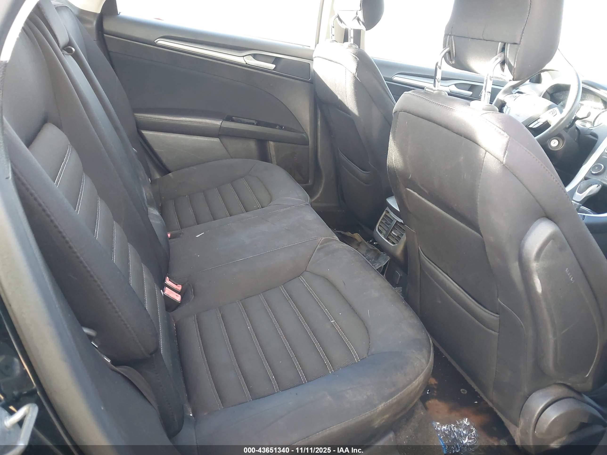 FORD FUSION image 8