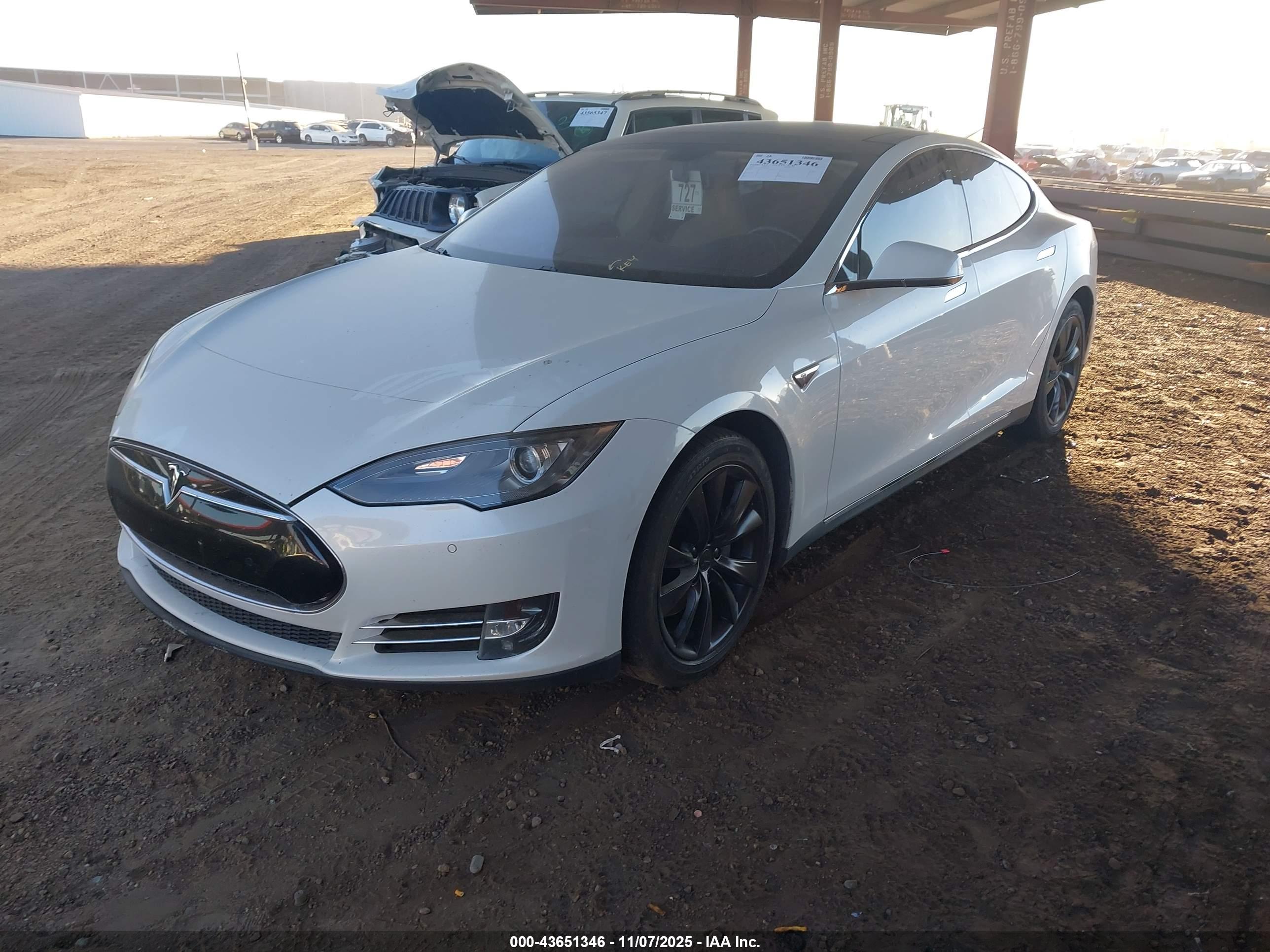 TESLA MODEL image 2