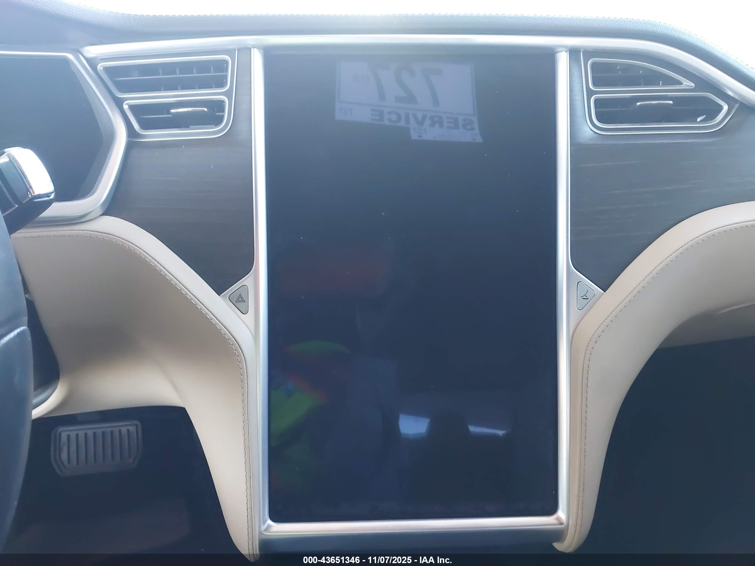 TESLA MODEL image 7