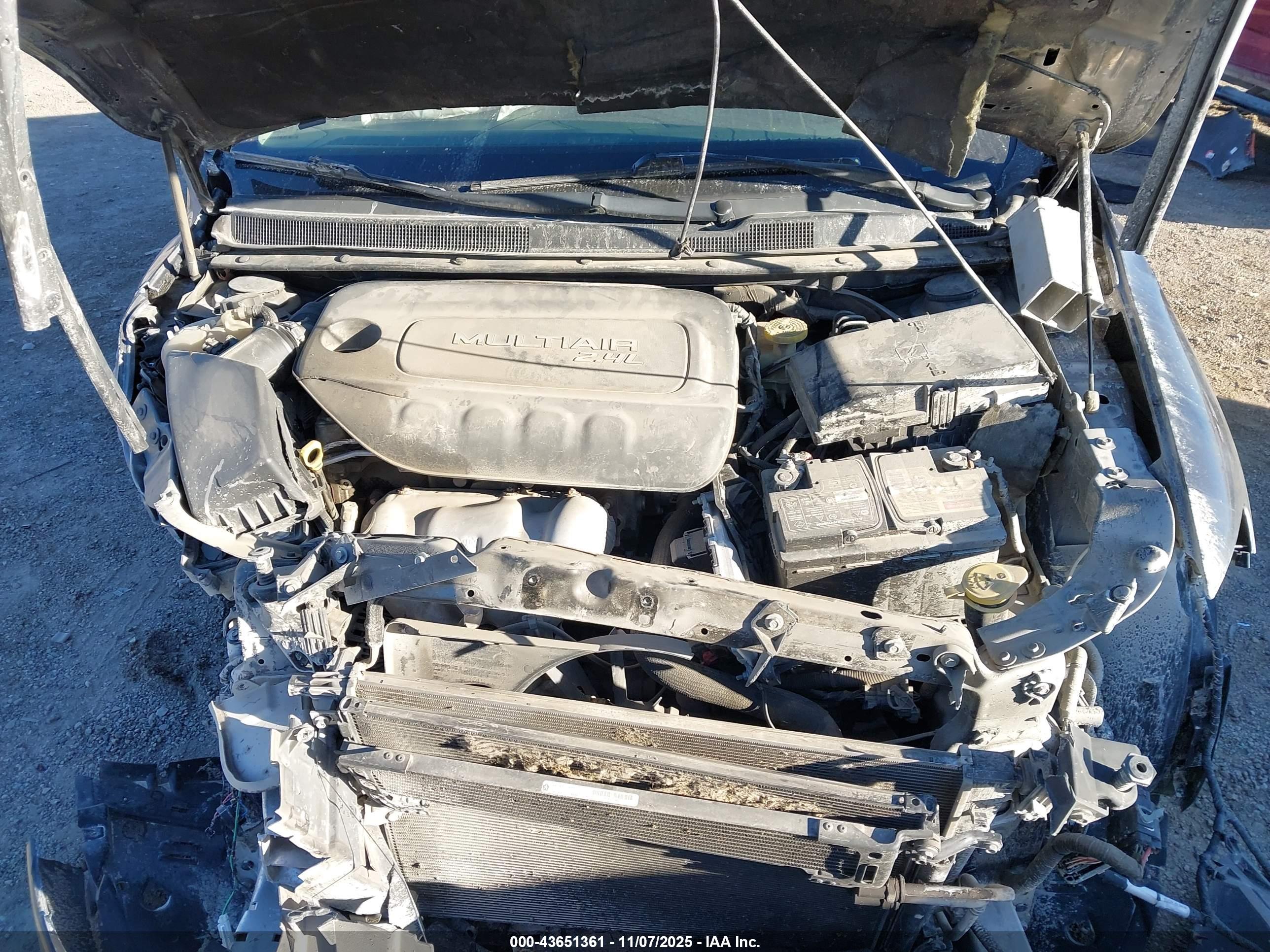 CHRYSLER 200 image 10