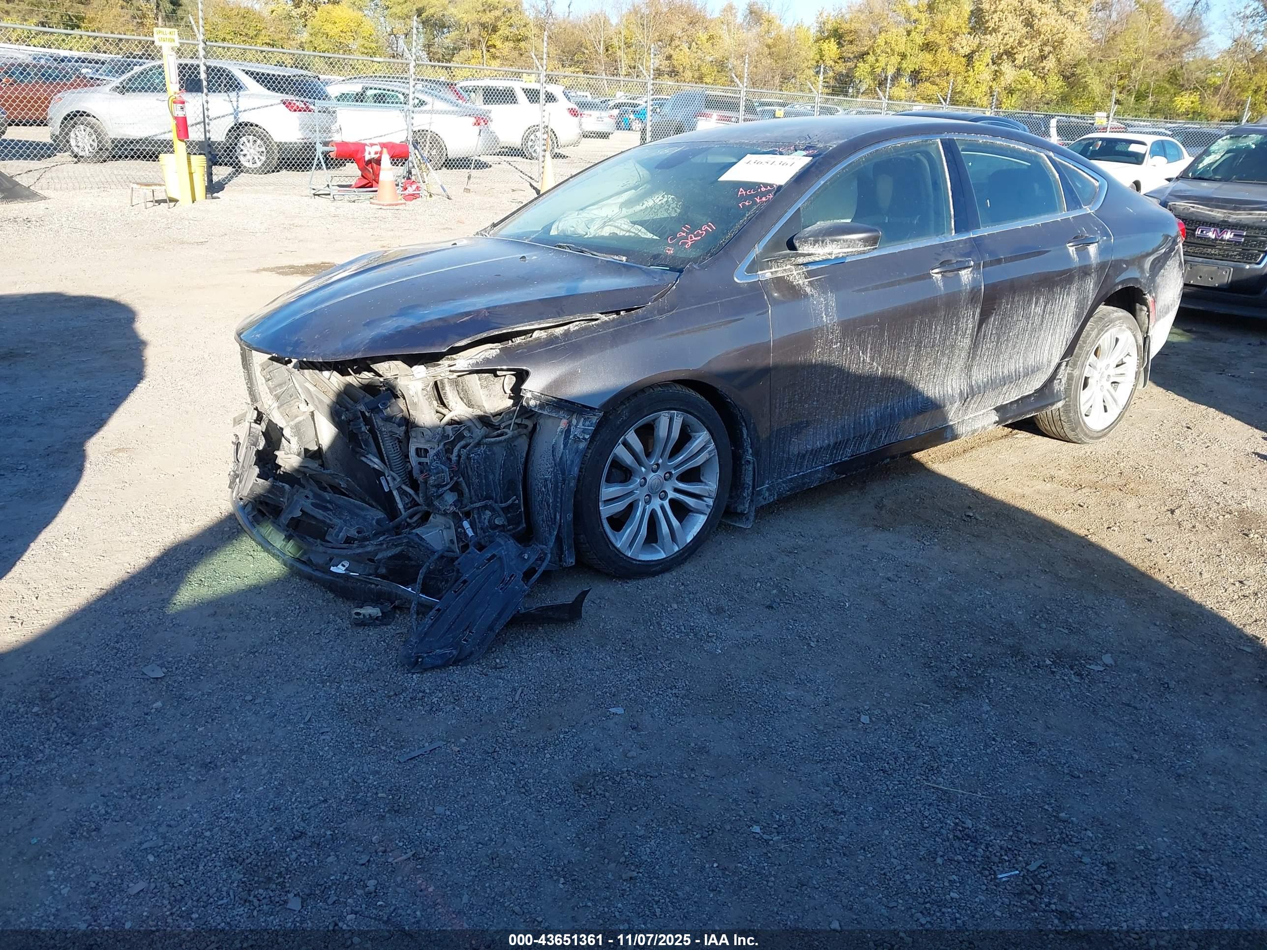 CHRYSLER 200 image 2